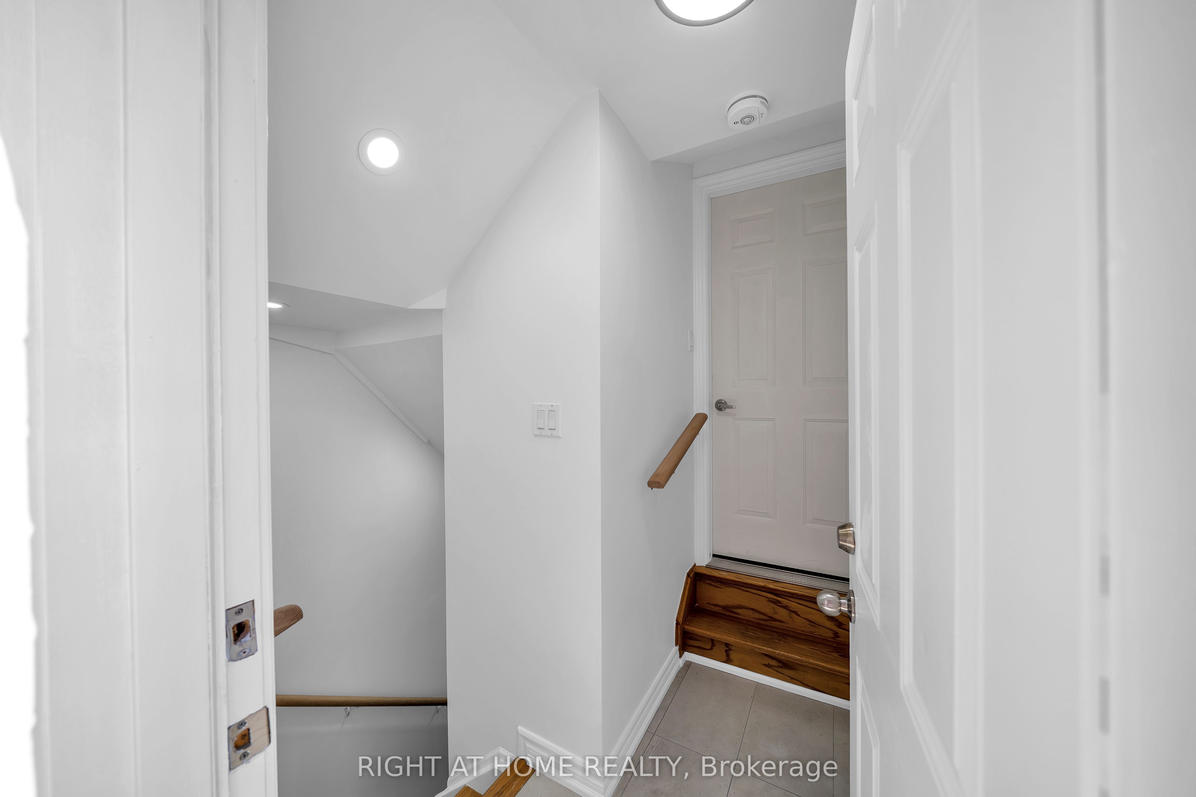 2387 Kentucky Derby Way Basement Apartment, Oshawa, ON L1L 0H3 photo 4