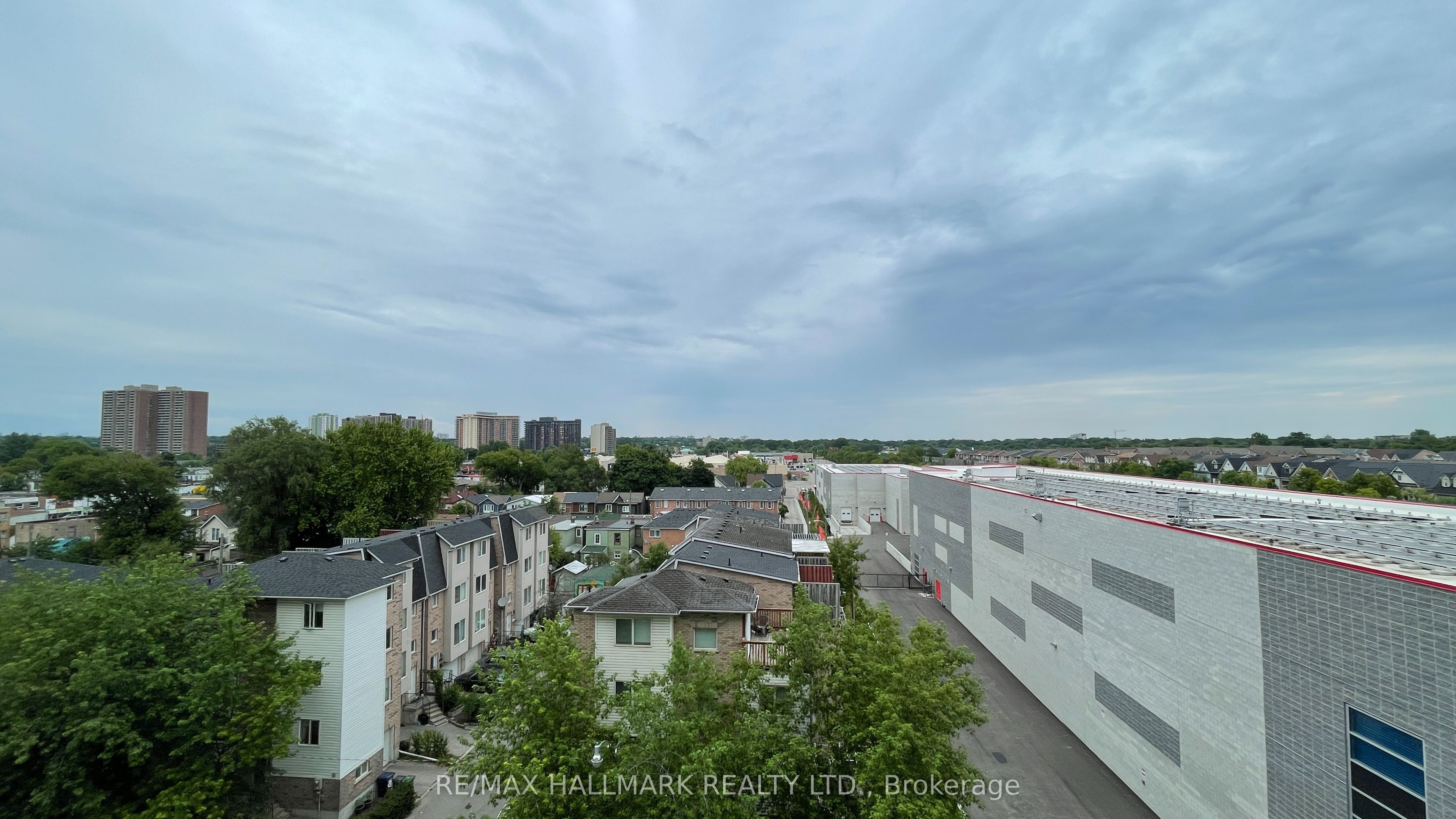8 Trent Avenue 615, Toronto, ON M4C 0A6 photo 3