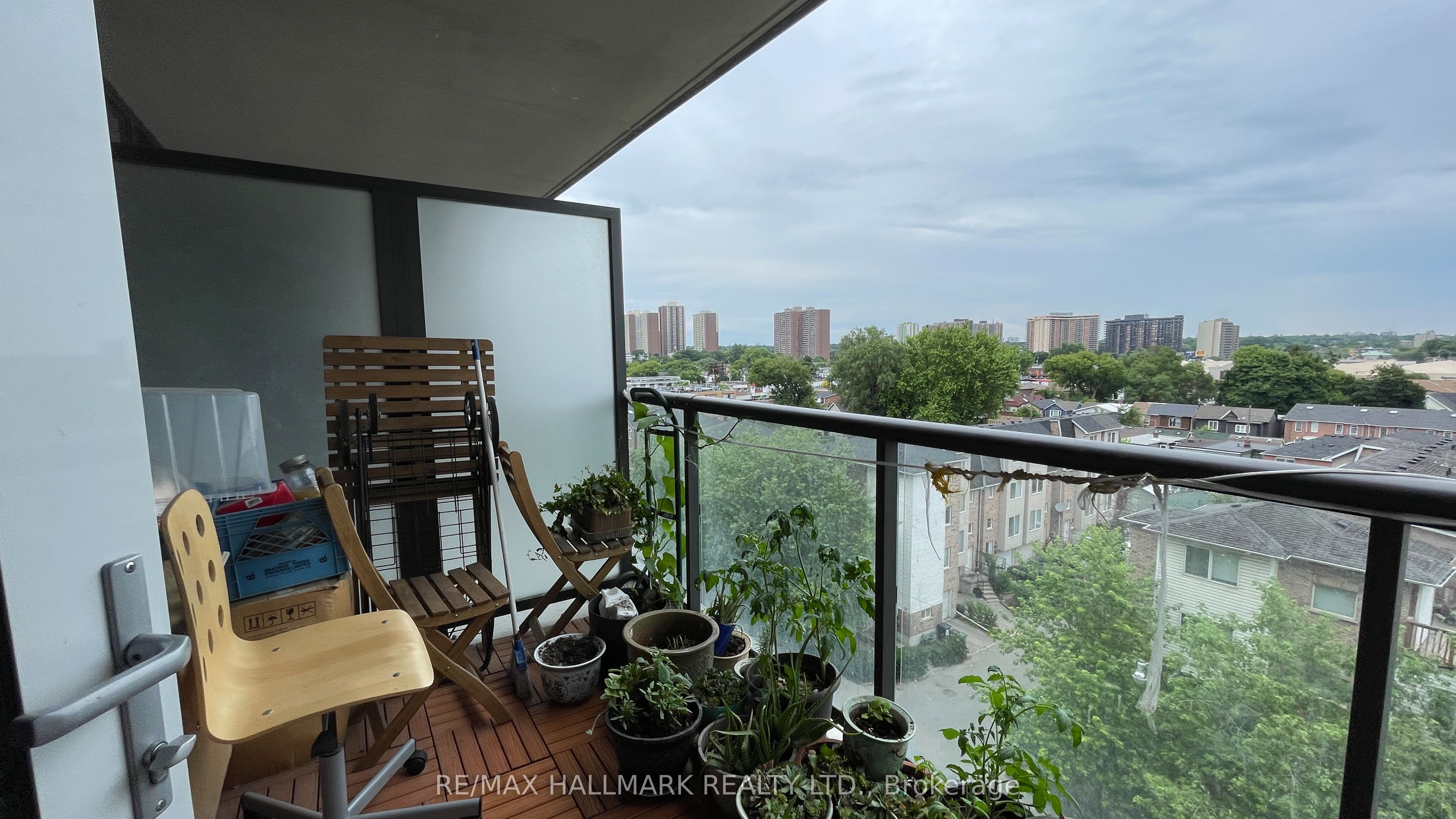 8 Trent Avenue 615, Toronto, ON M4C 0A6 photo 4