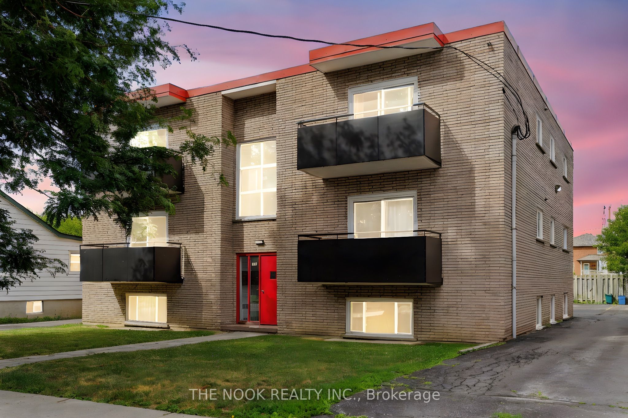 106 Cromwell Avenue 21, Oshawa, ON L1J 4T6