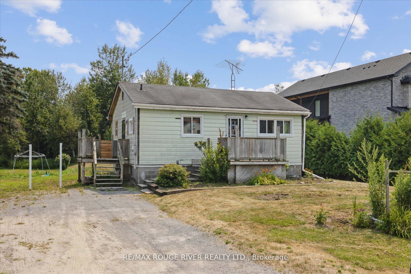 2037 Nash Road, Clarington, ON L1C 3K4 photo 2