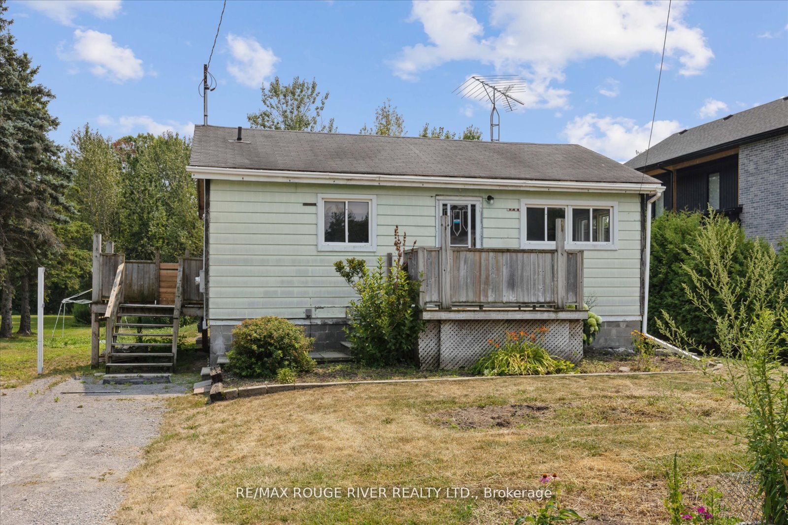 2037 Nash Road, Clarington, ON L1C 3K4 photo 3