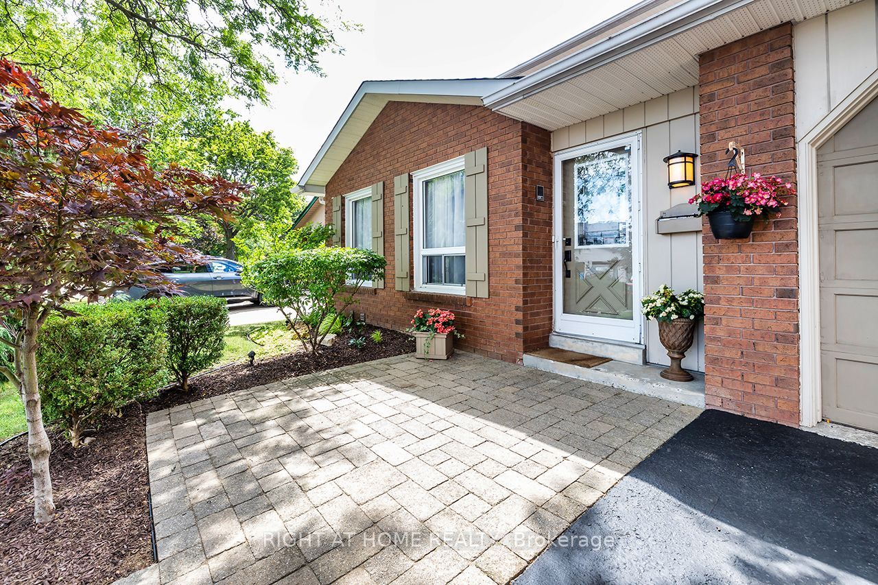 1770 Spruce Hill Road, Pickering, ON L1V 1S4 photo 4
