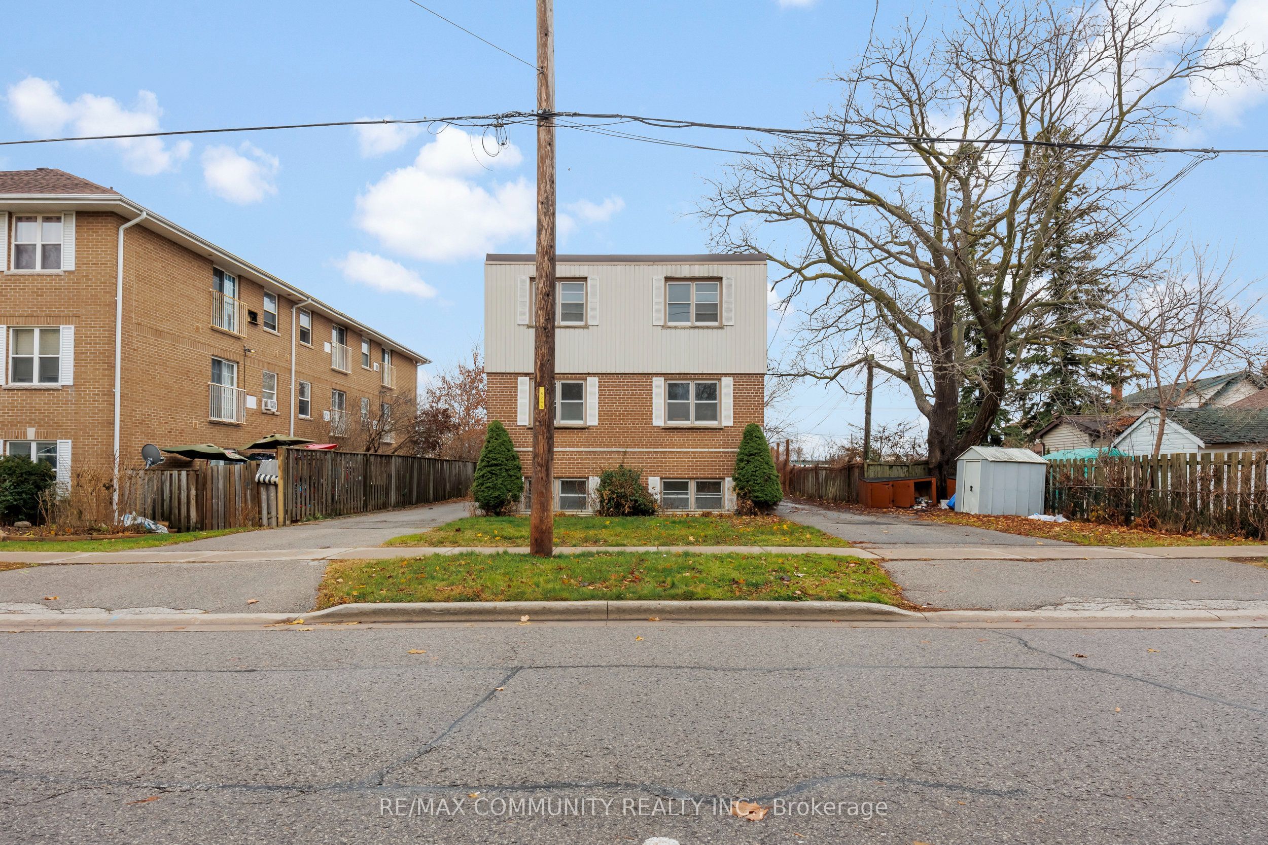 383 Buena Vista Avenue Unit 3, Oshawa, ON L1J 2M6