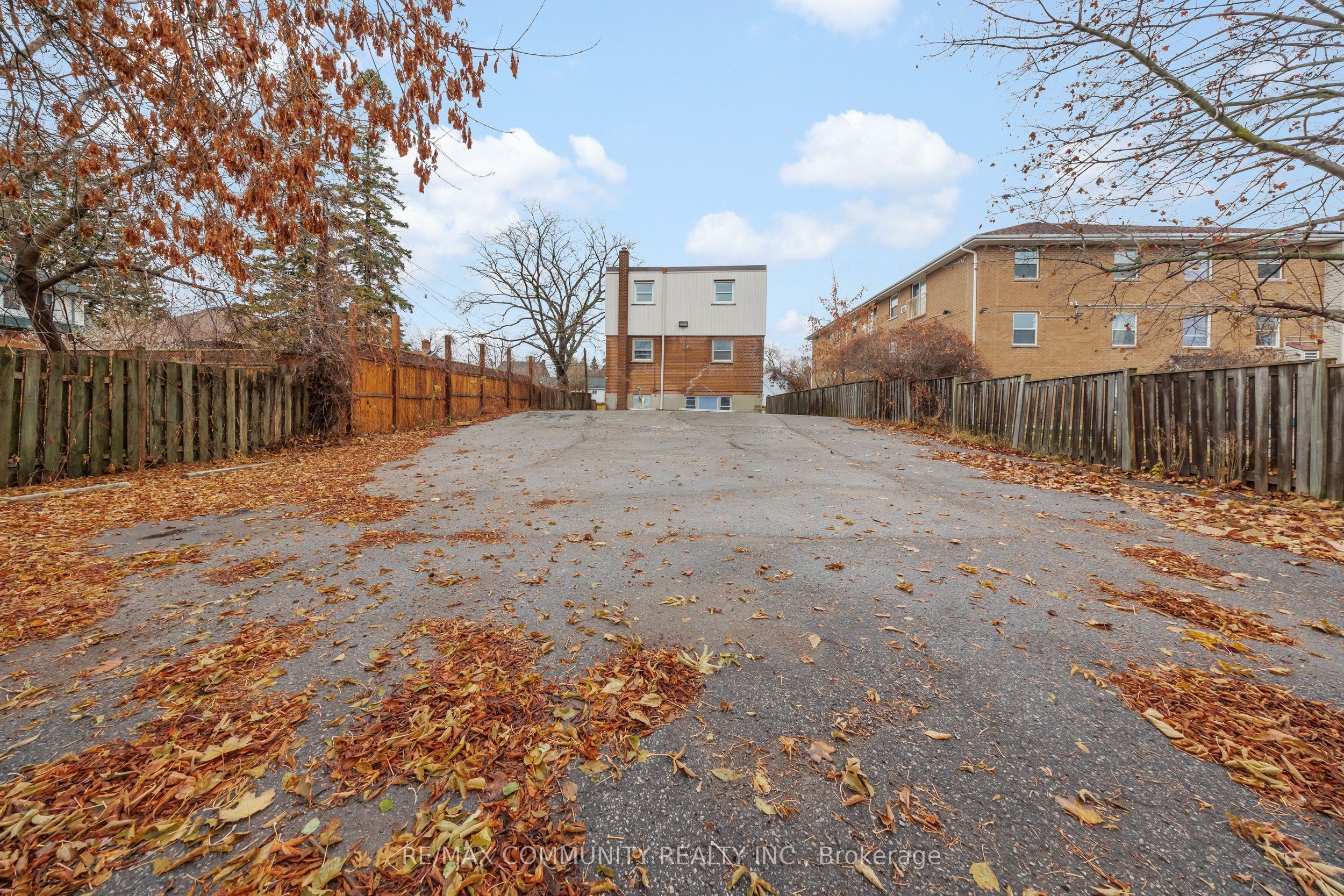 383 Buena Vista Avenue Unit 3, Oshawa, ON L1J 2M6 photo 4