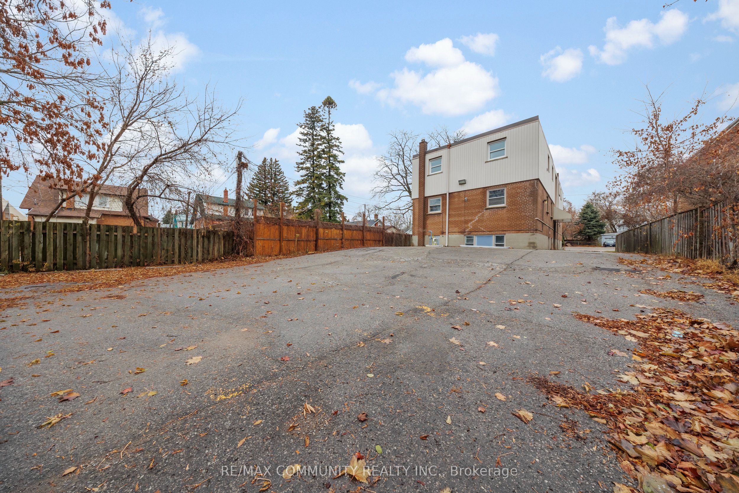 383 Buena Vista Avenue Unit 3, Oshawa, ON L1J 2M6 photo 5