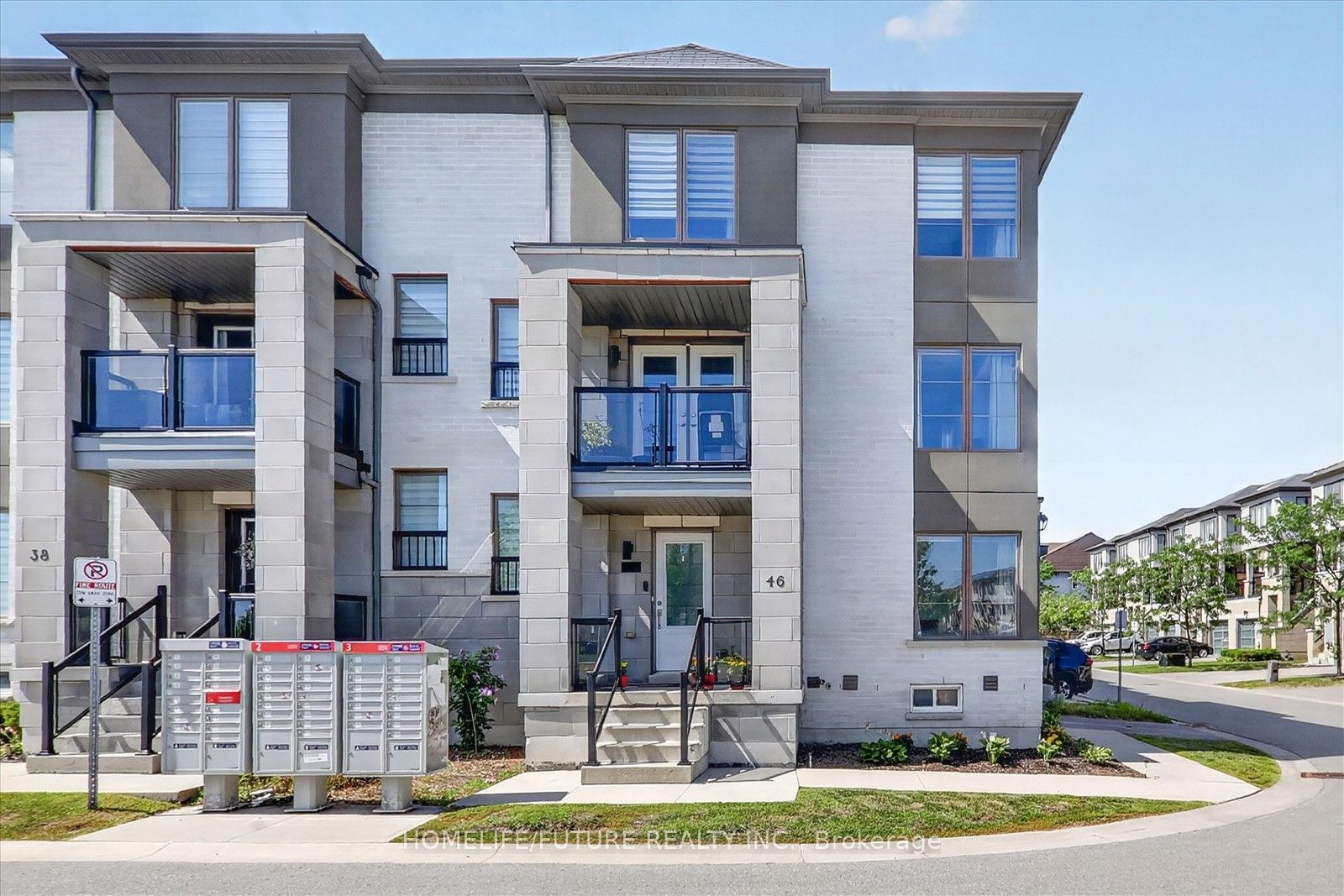 46 Pallock Hill Way, Whitby, ON L1R 0N5