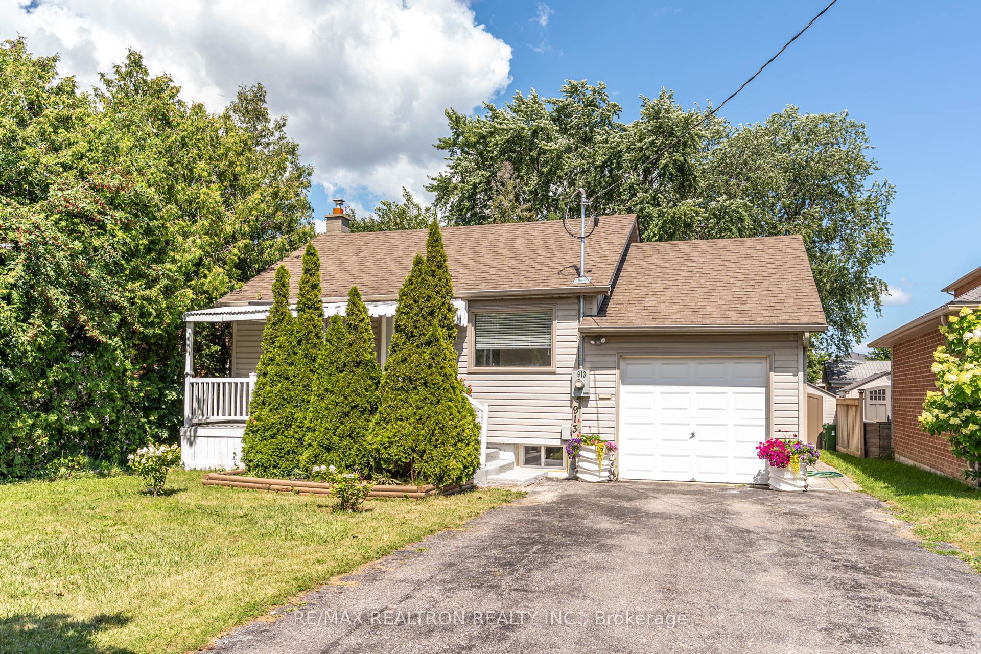 913 Pickering Beach Road, Ajax, ON L1S 1G3 photo 2
