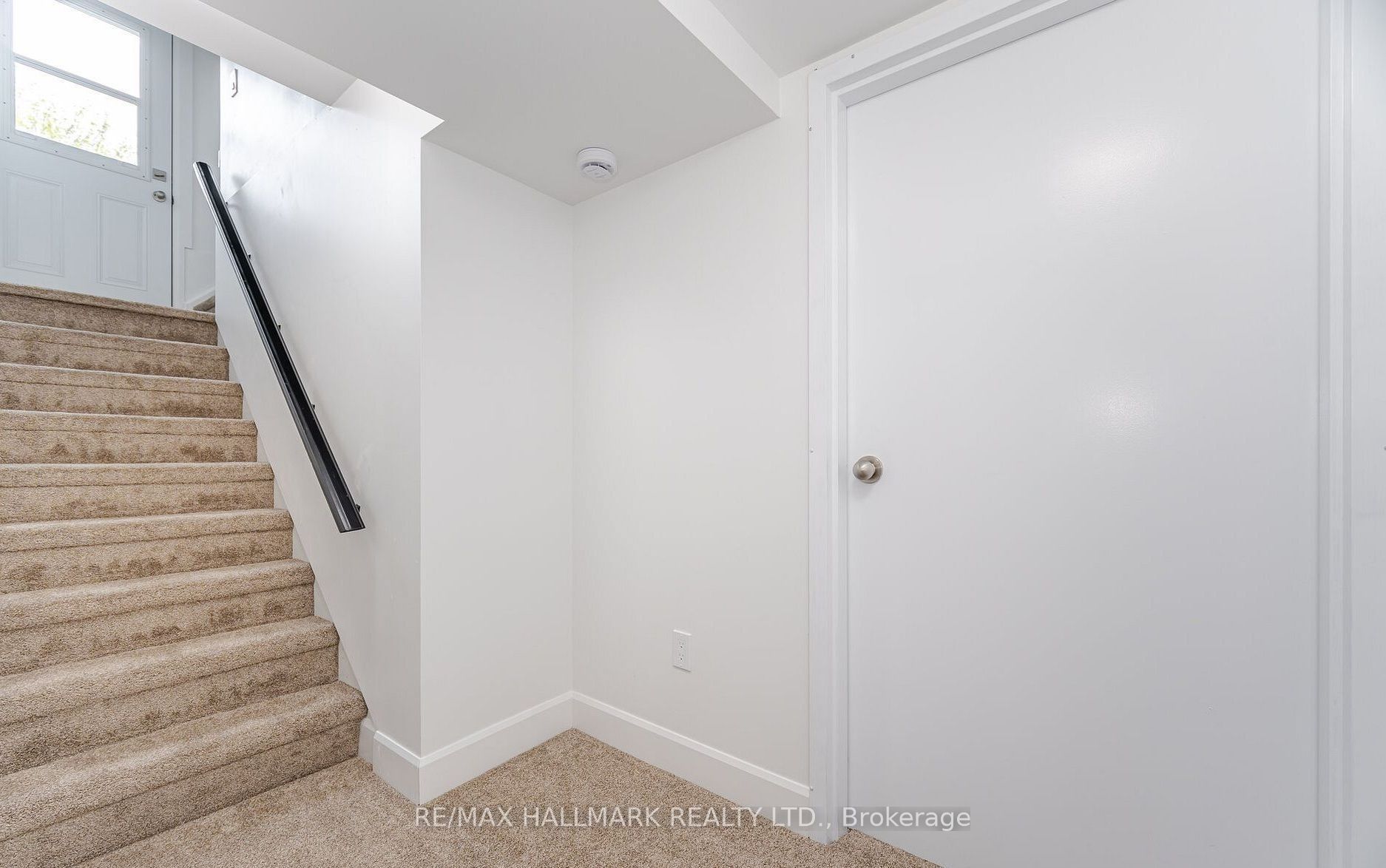 283 PORTER - LOWER LEVEL Street, Oshawa, ON L1J 1N3 photo 2