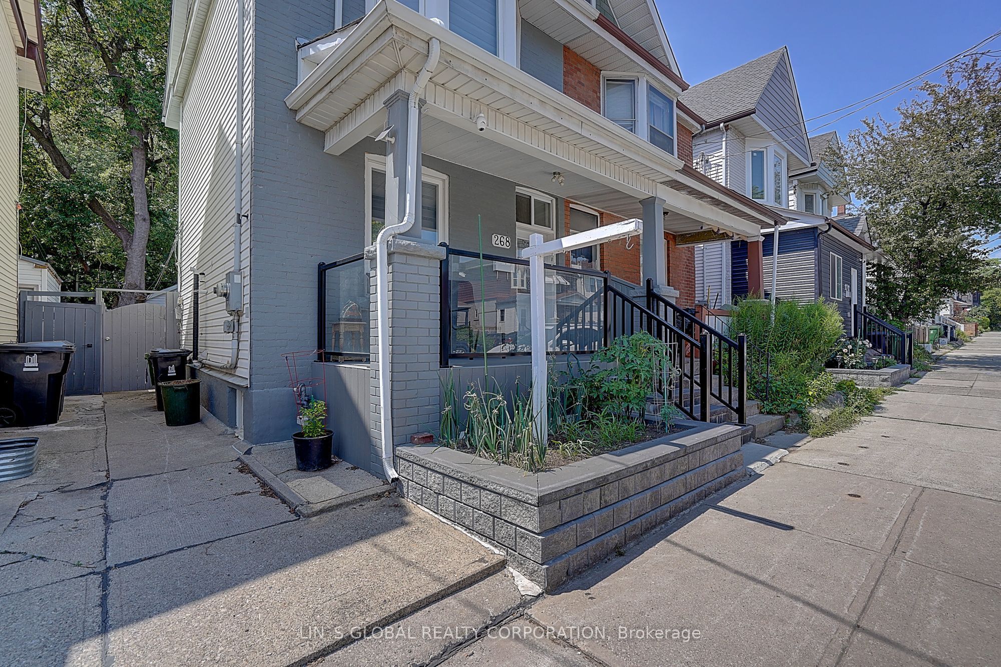 268 Jones Avenue, Toronto, ON M4M 3A6 photo 2
