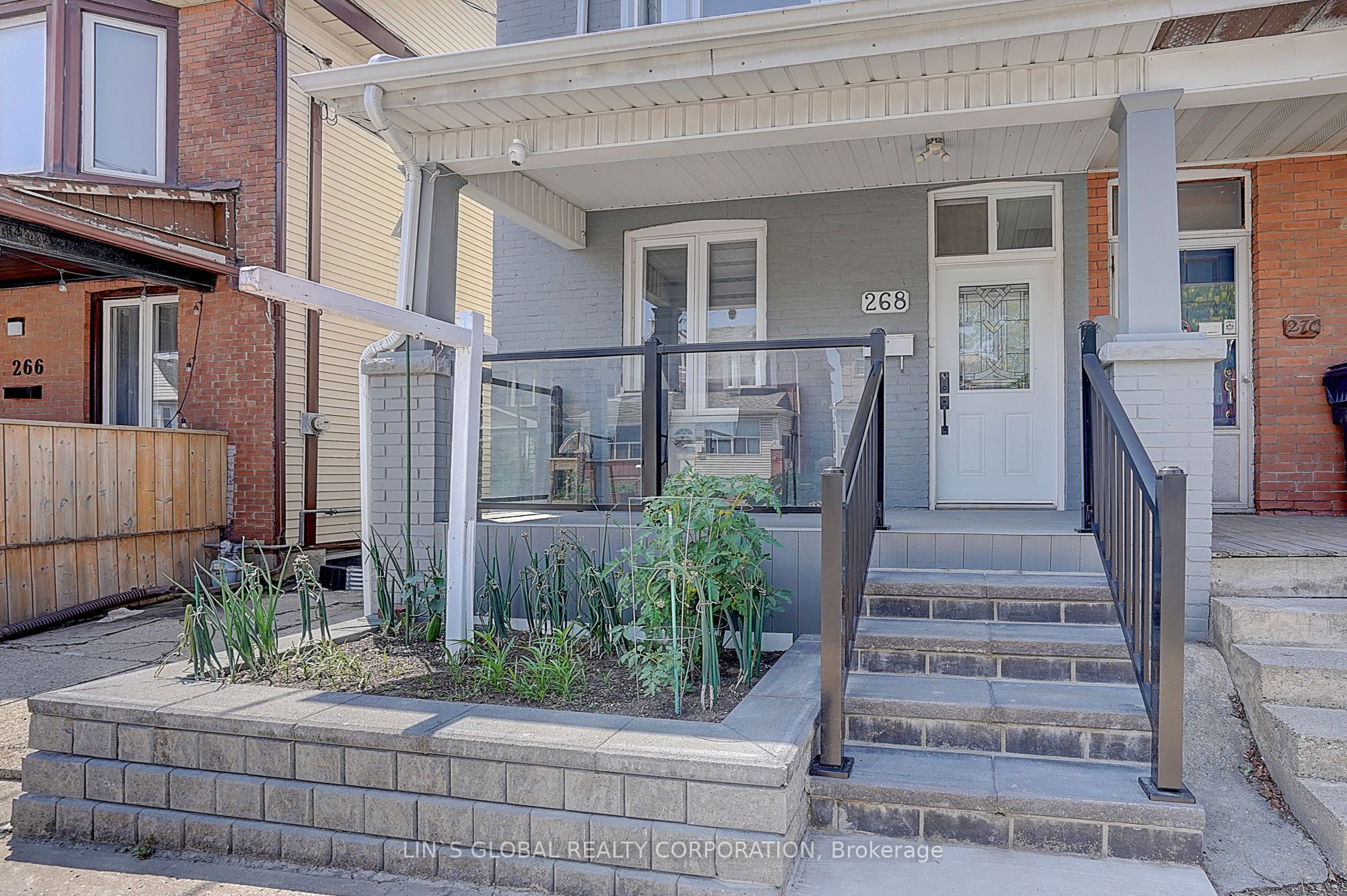 268 Jones Avenue, Toronto, ON M4M 3A6 photo 4