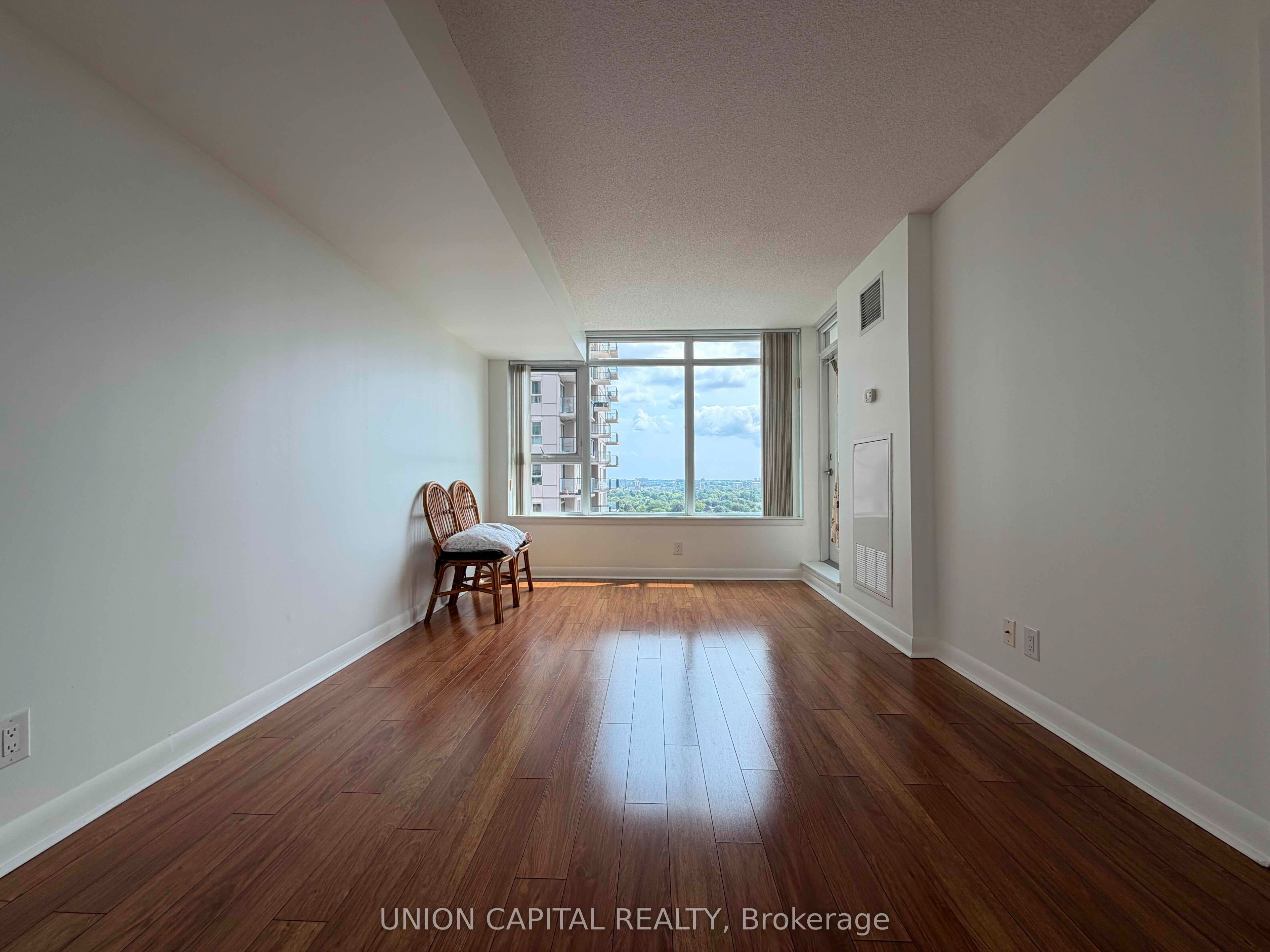 25 Town Centre Court 1807, Toronto, ON M1P 0B4 photo 3