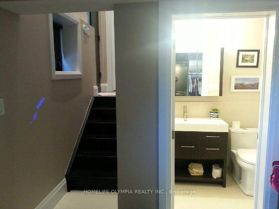 64 four oaks Gate, Toronto, ON M4J 2X2 photo 5