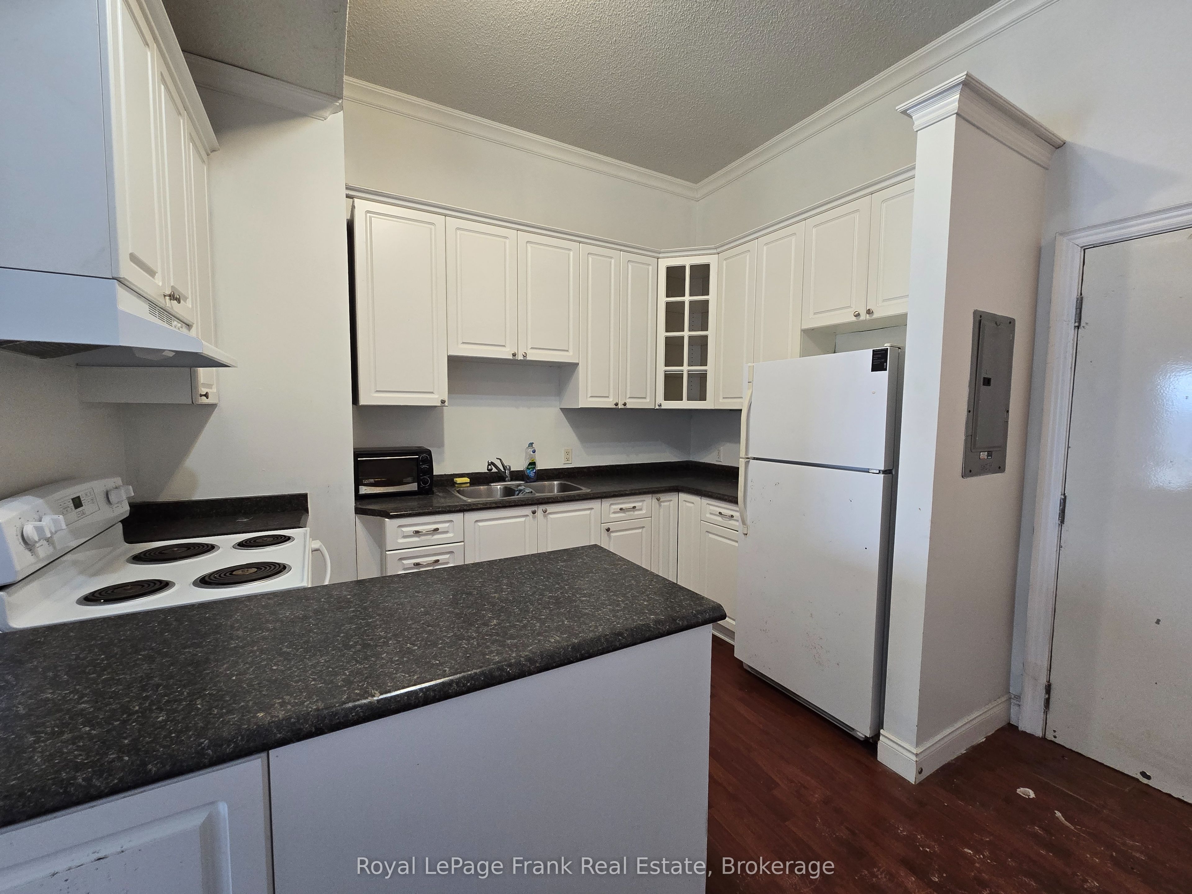 54 King Street E 208, Clarington, ON L1C 1N3 photo 2