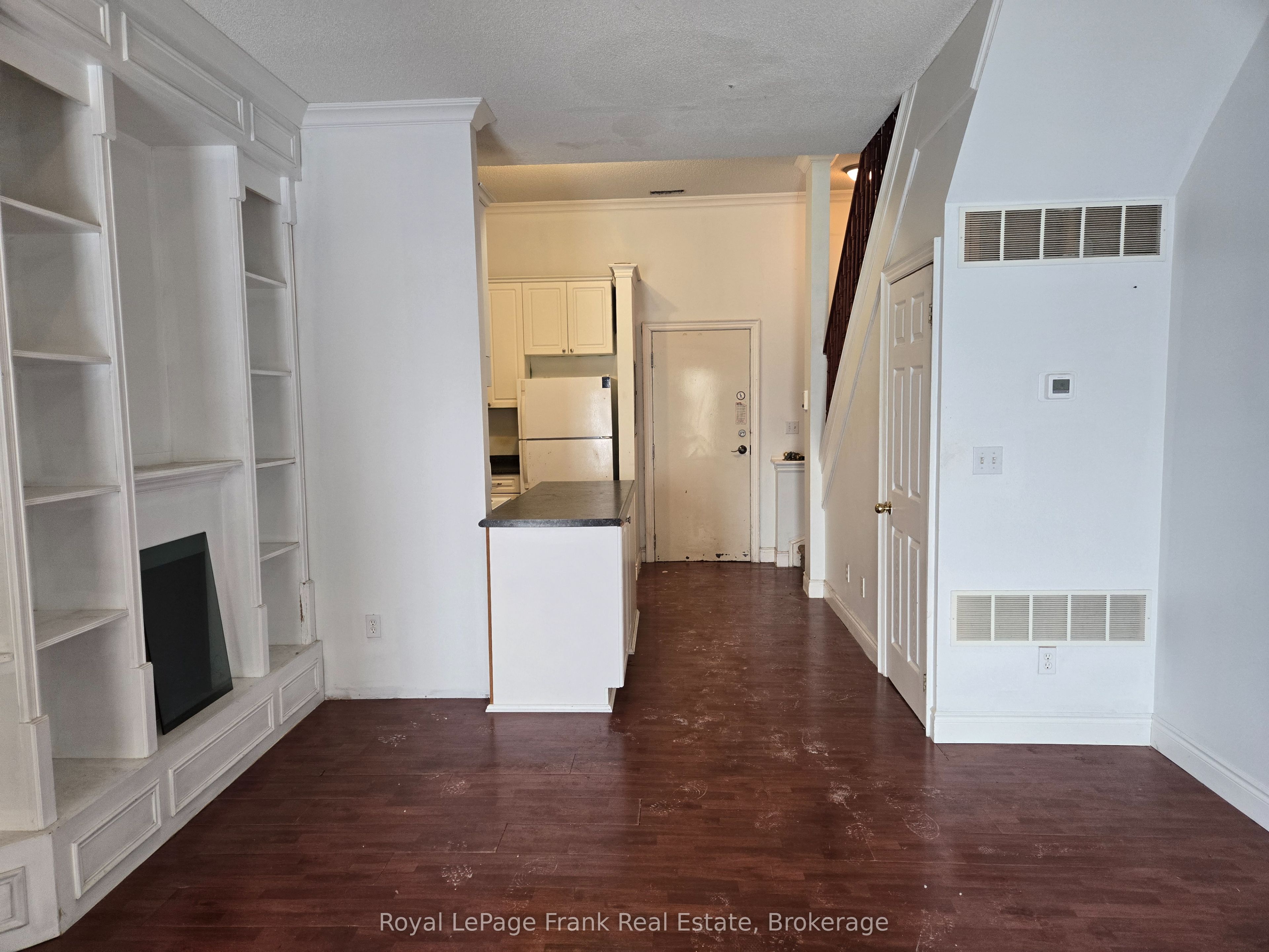 54 King Street E 208, Clarington, ON L1C 1N3 photo 4