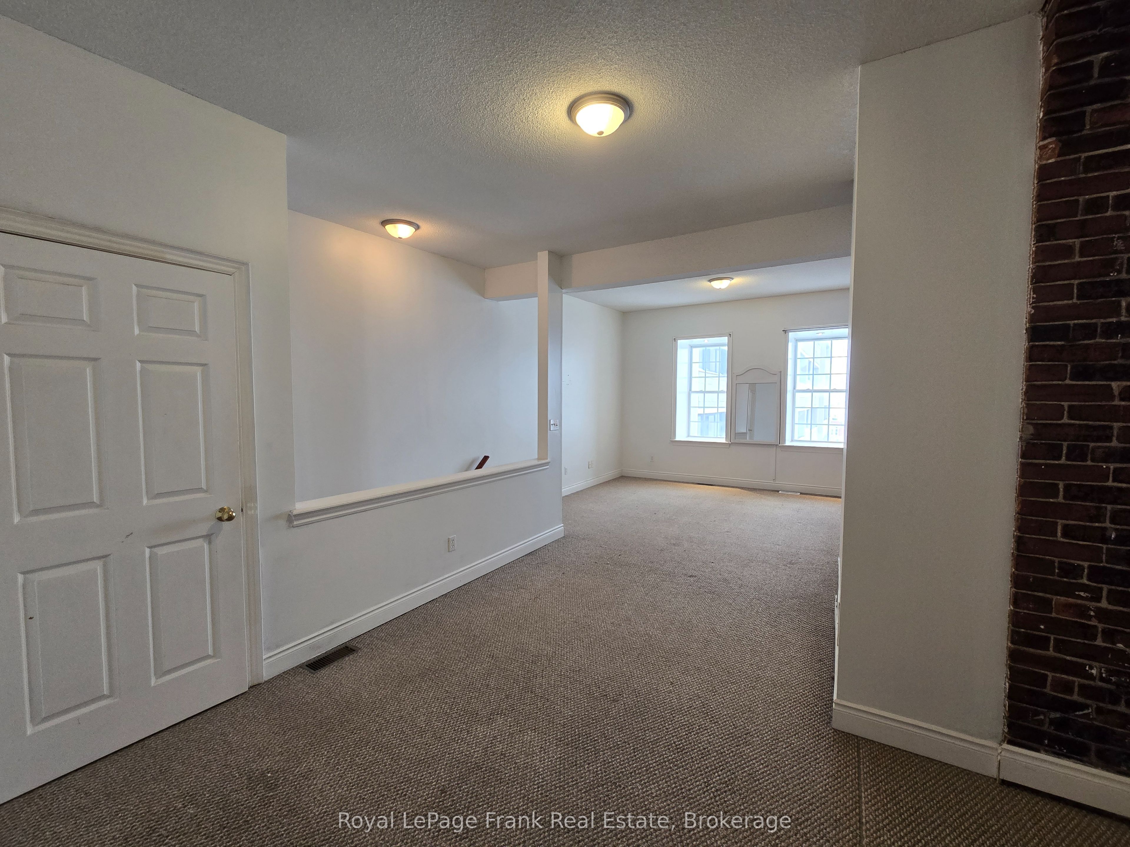 54 King Street E 208, Clarington, ON L1C 1N3 photo 5