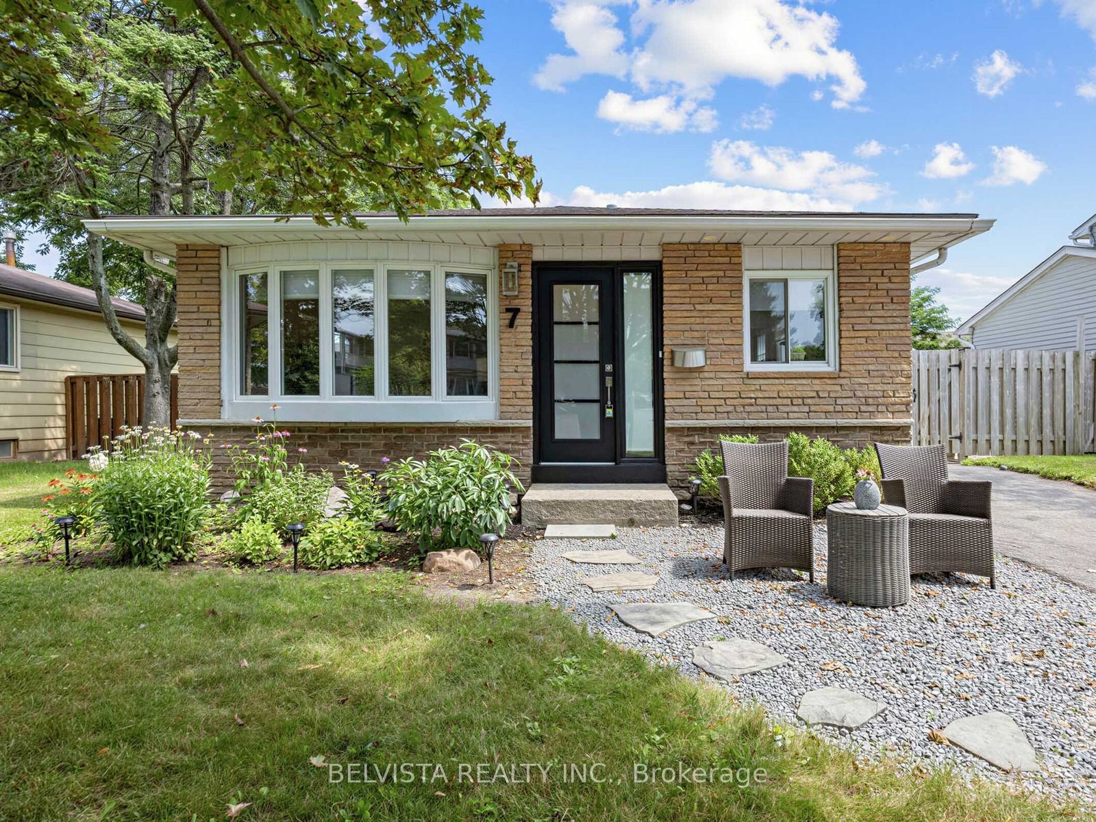 7 Agate Road, Ajax, ON L1S 3J7 photo 2