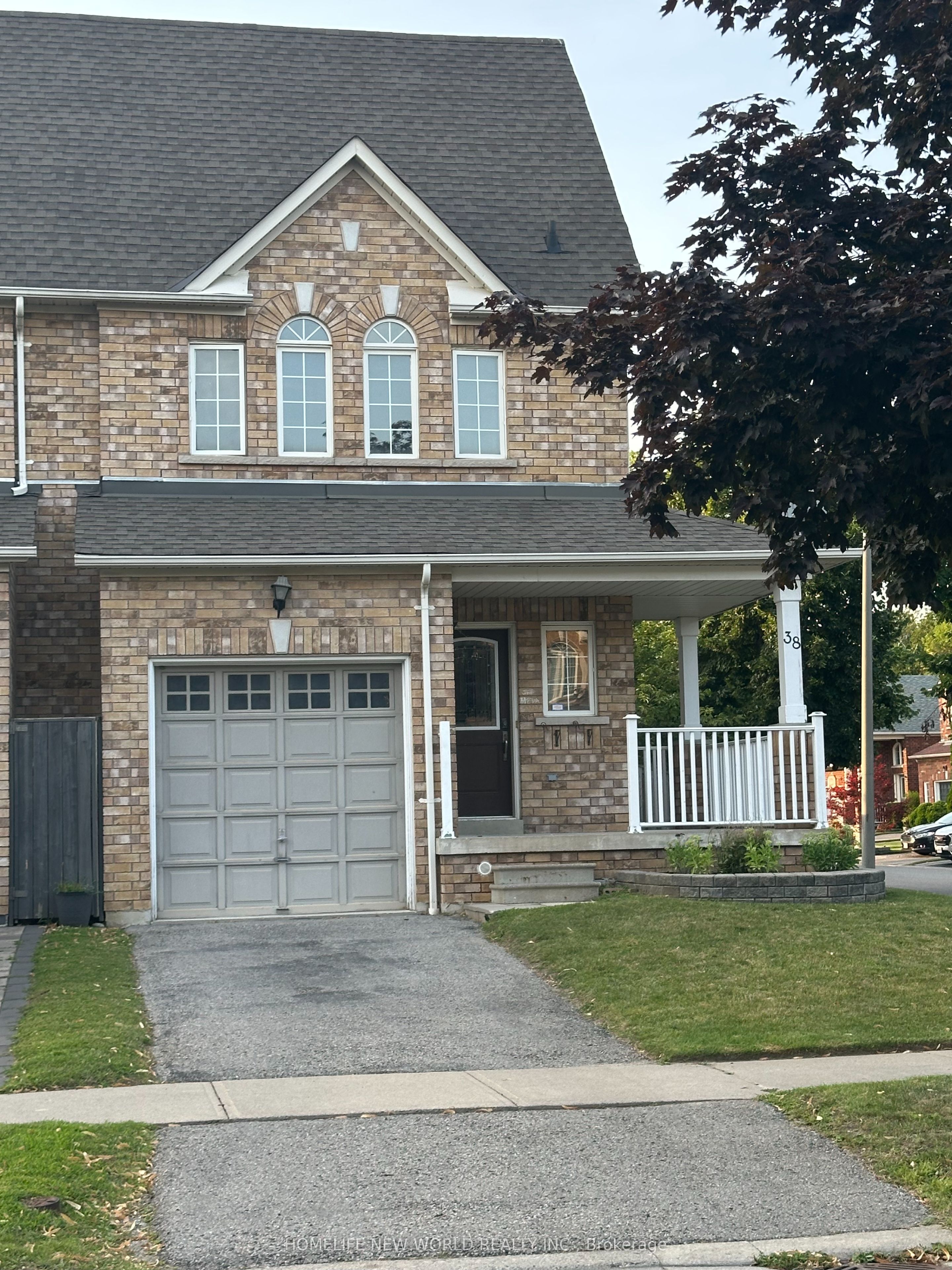 38 Gateway Court, Whitby, ON L1R 3M9