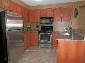 38 Gateway Court, Whitby, ON L1R 3M9 photo 3