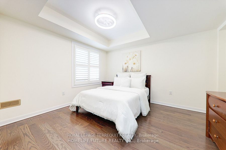 2412 Fall Harvest Crescent, Pickering, ON L1X 0G2 photo 5