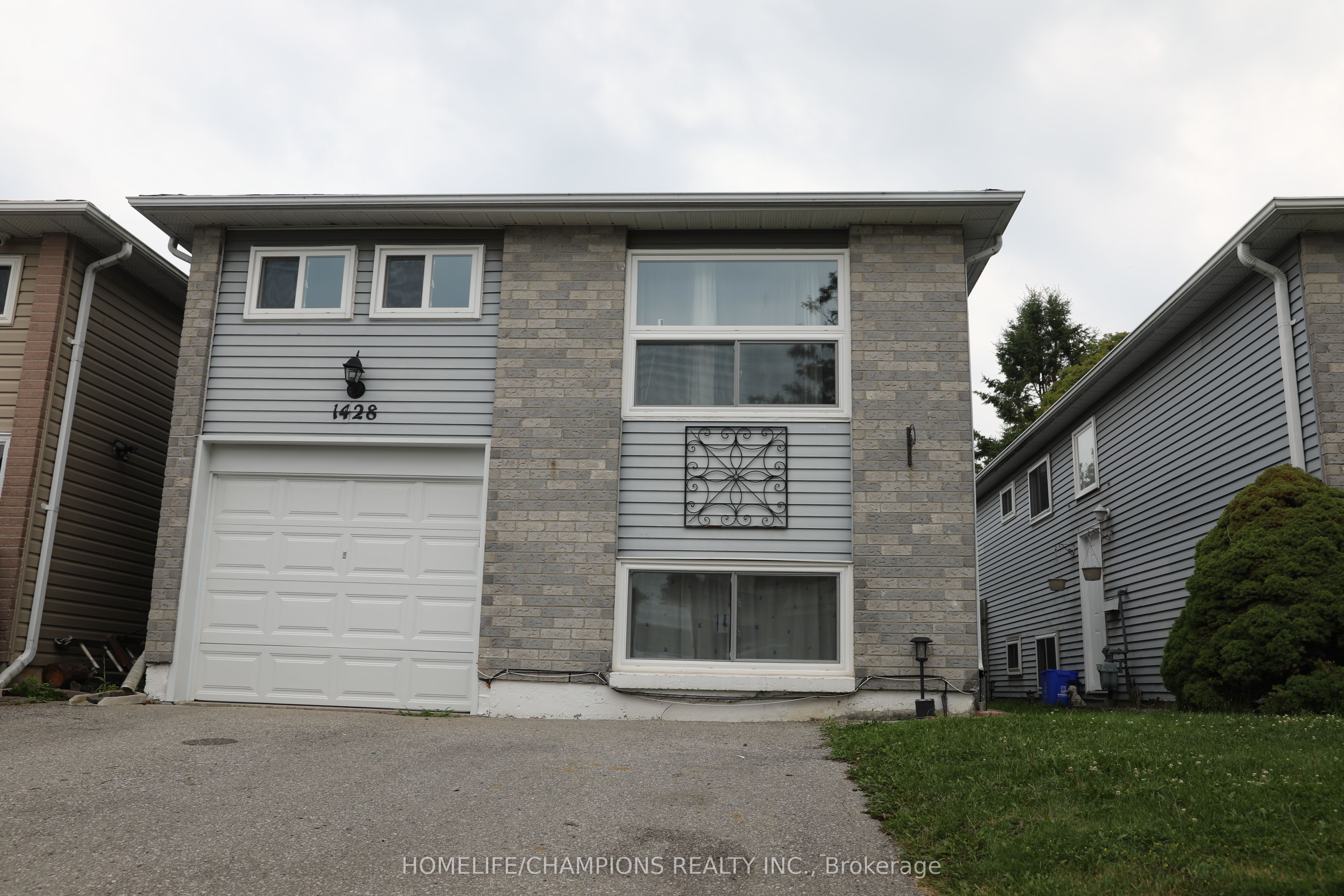 1428 Outlet Drive, Oshawa, ON L1J 7Z5 photo 2