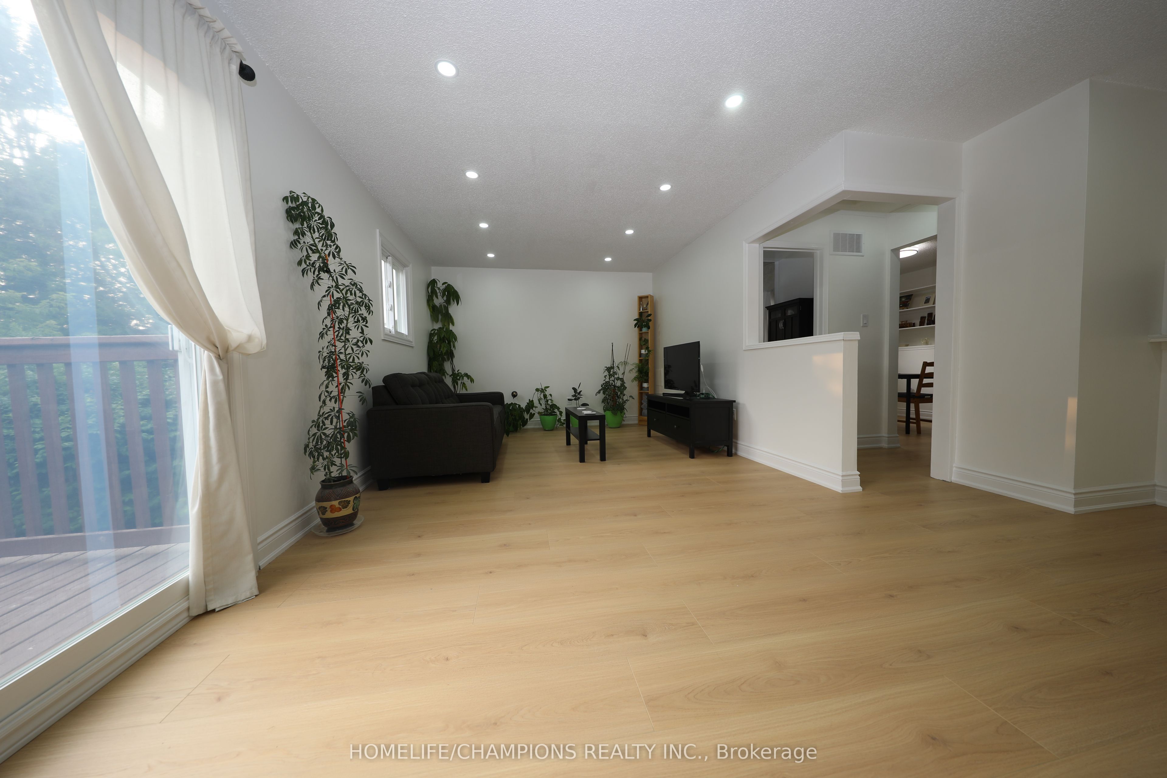 1428 Outlet Drive, Oshawa, ON L1J 7Z5 photo 4