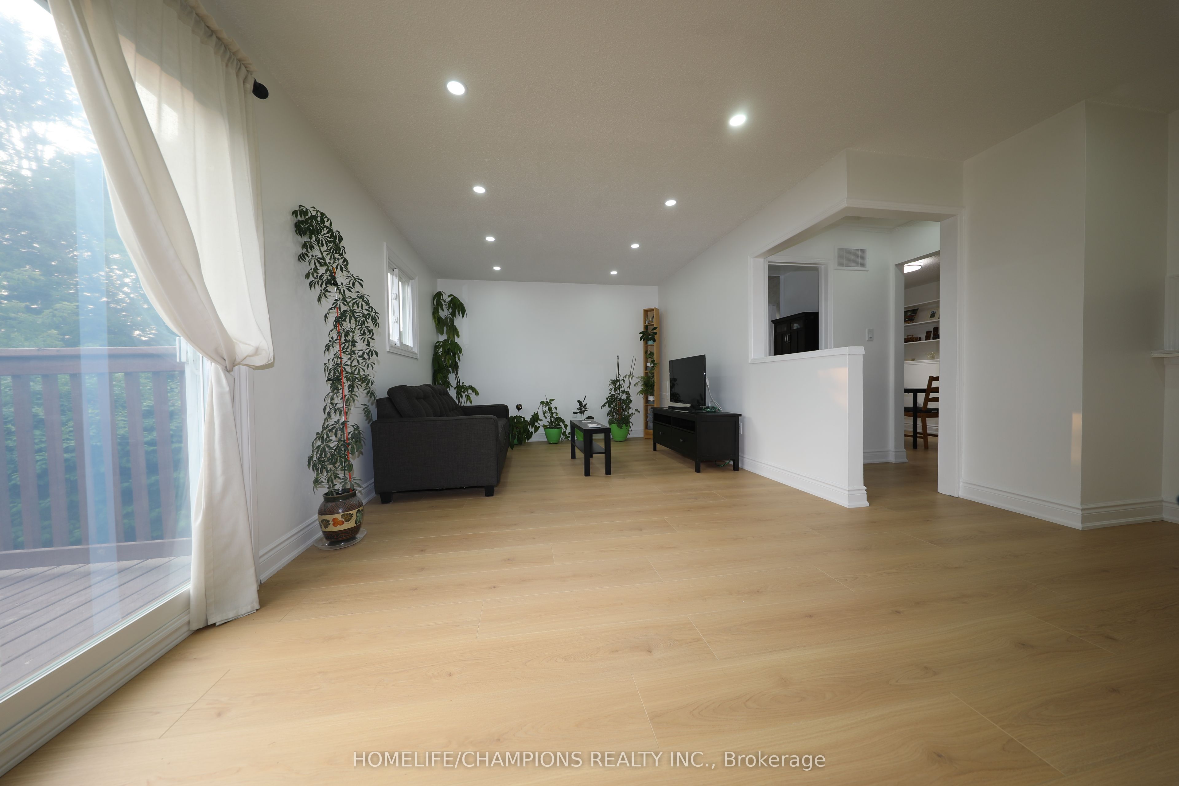 1428 Outlet Drive, Oshawa, ON L1J 7Z5 photo 5