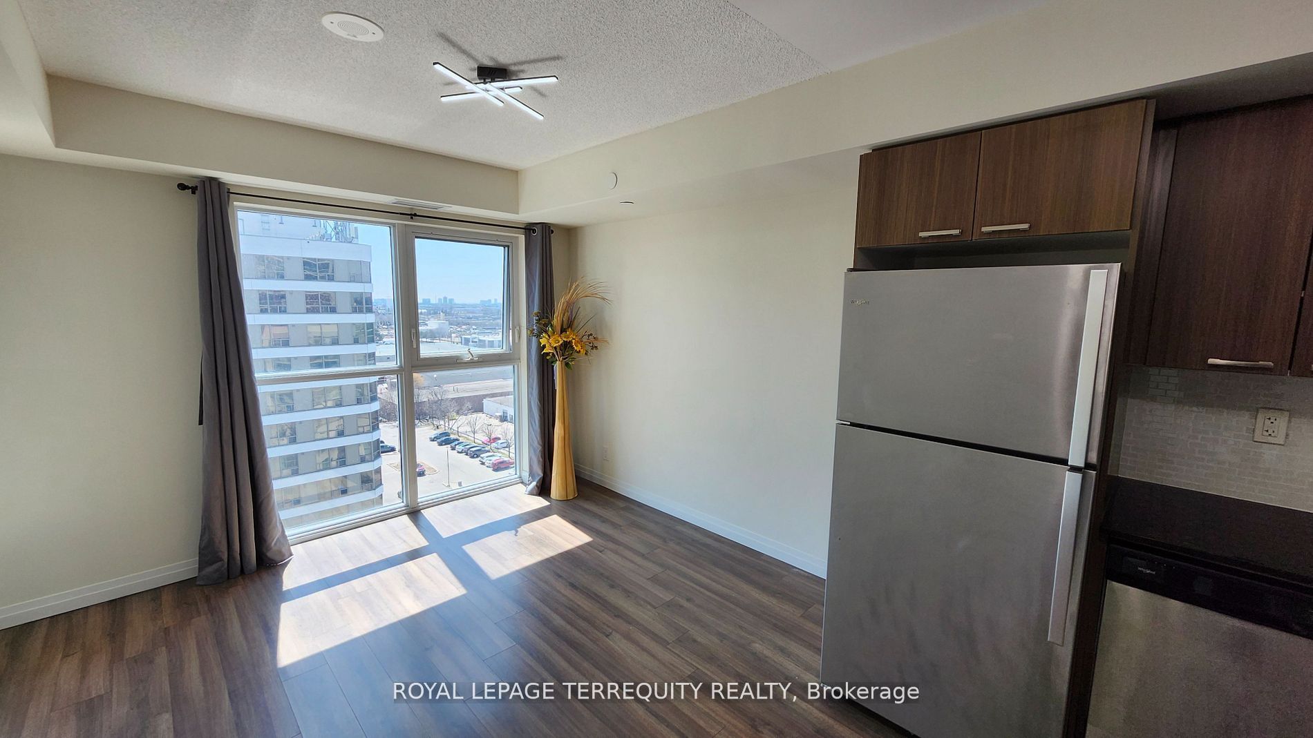 2152 Lawrence Avenue E 1207, Toronto, ON M1R 0B5 photo 2