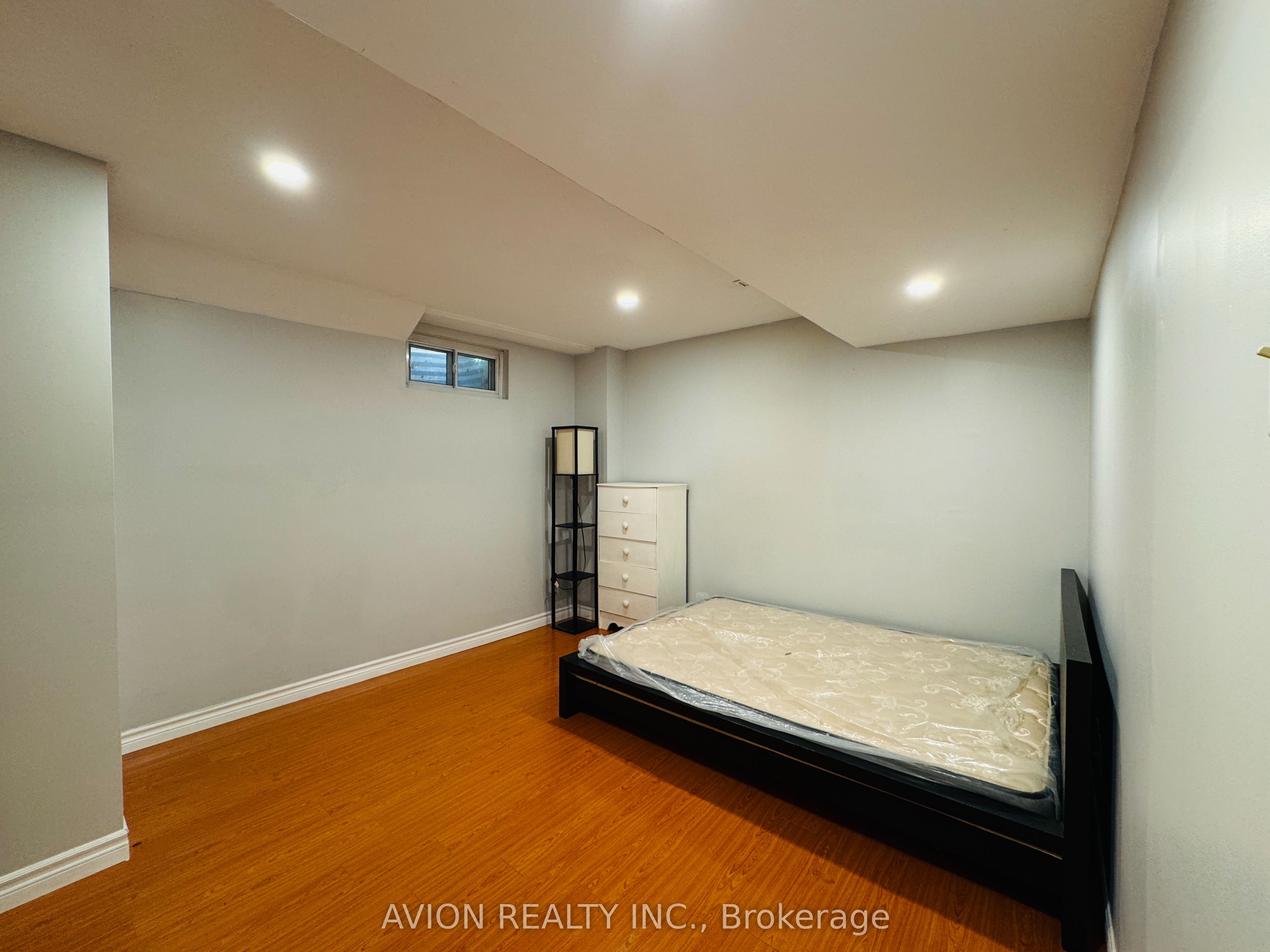 15 Saintsbury Square Basement, Toronto, ON M1V 3K1 photo 2