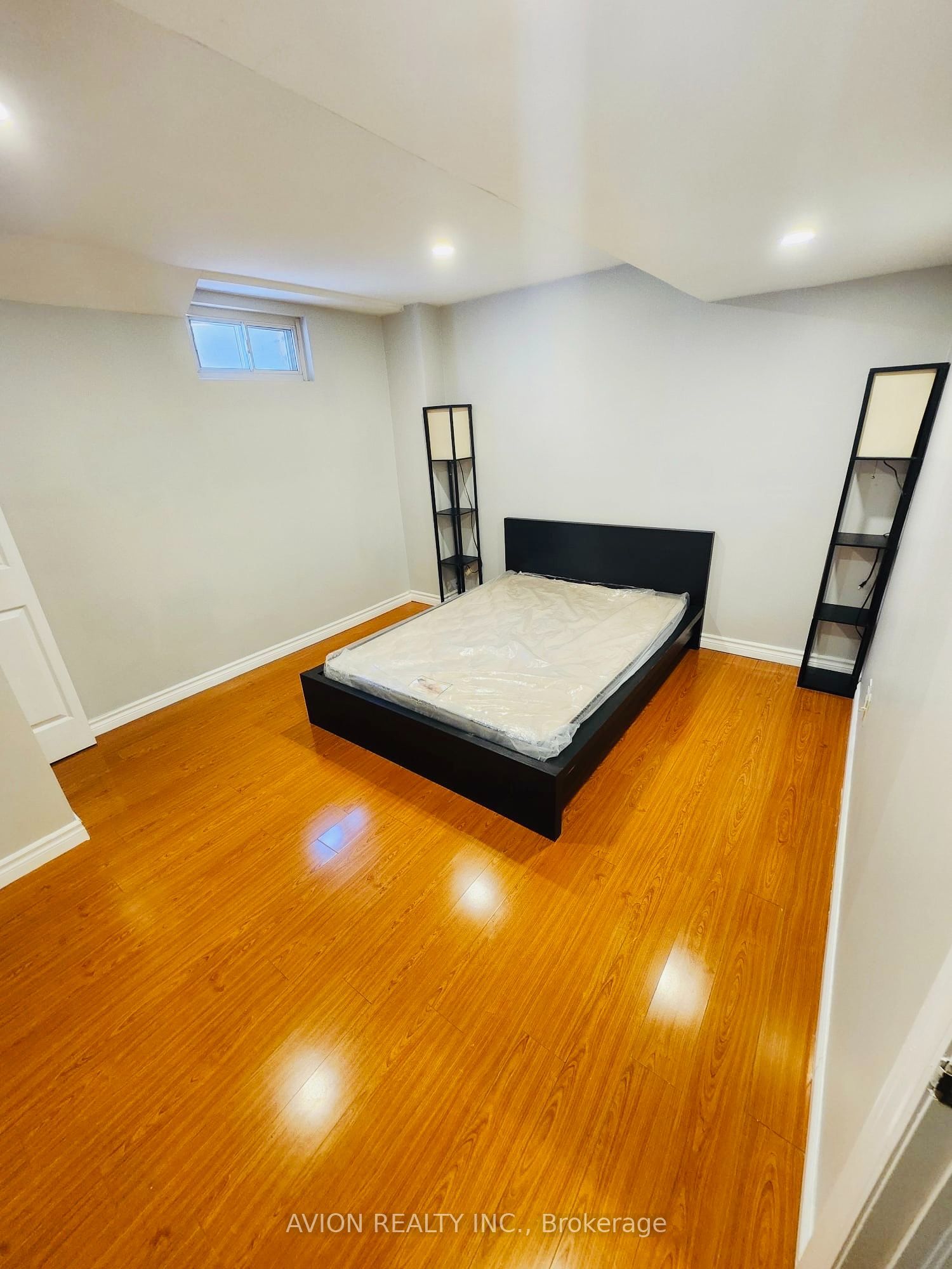 15 Saintsbury Square Basement, Toronto, ON M1V 3K1 photo 3