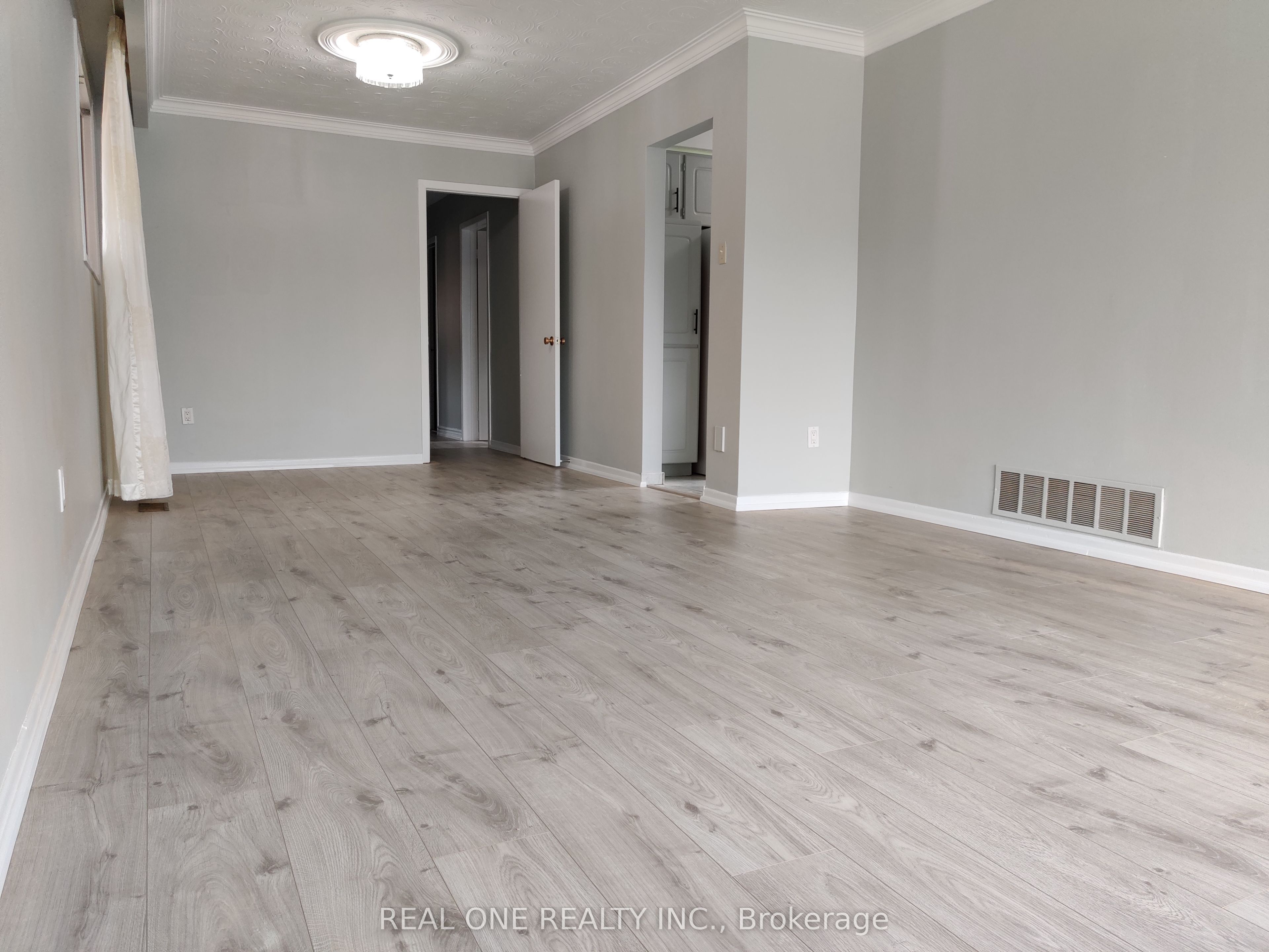 49 Corinthian Boulevard Basement, Toronto, ON M1W 1B4 photo 3