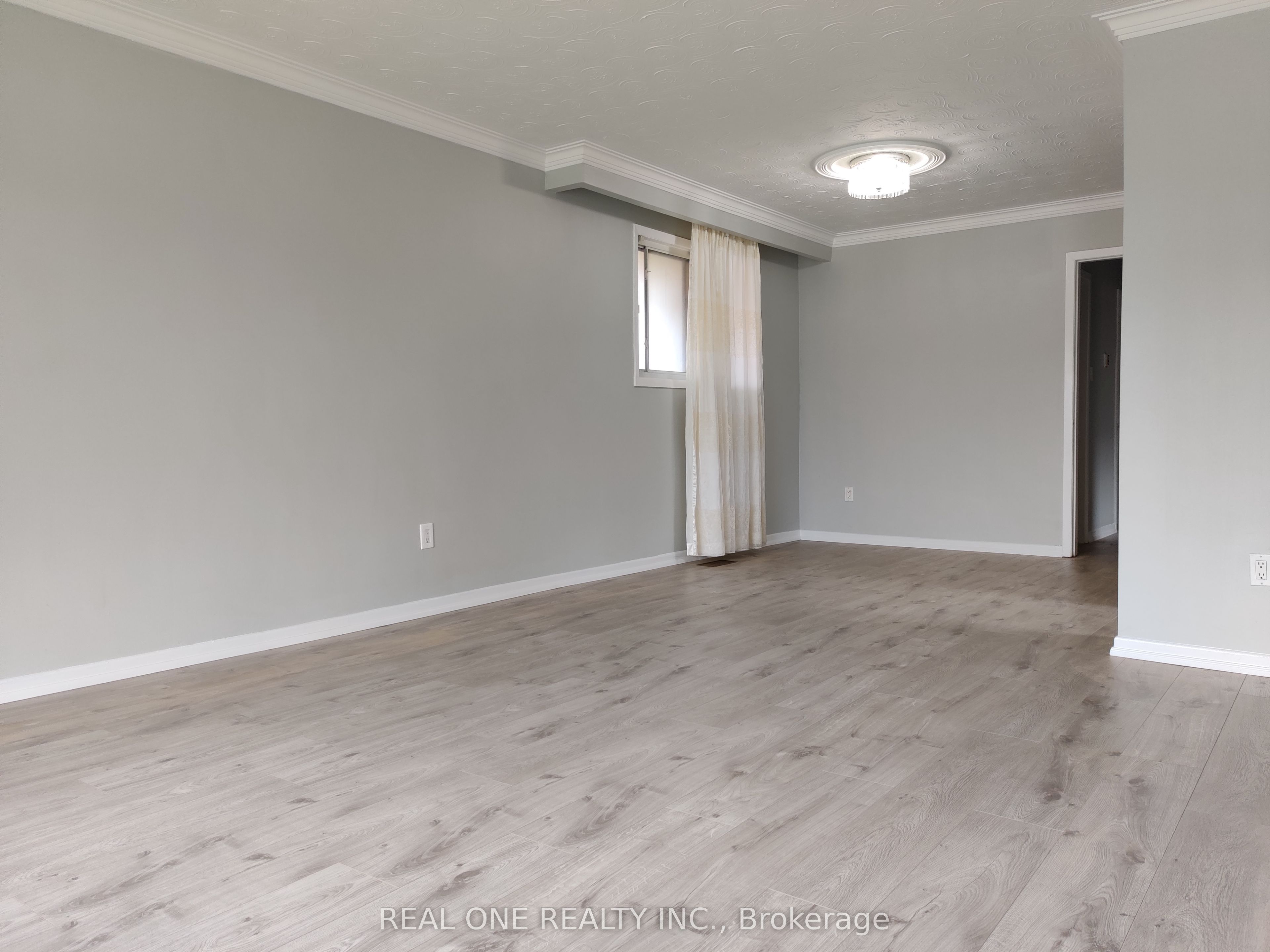 49 Corinthian Boulevard Basement, Toronto, ON M1W 1B4 photo 4