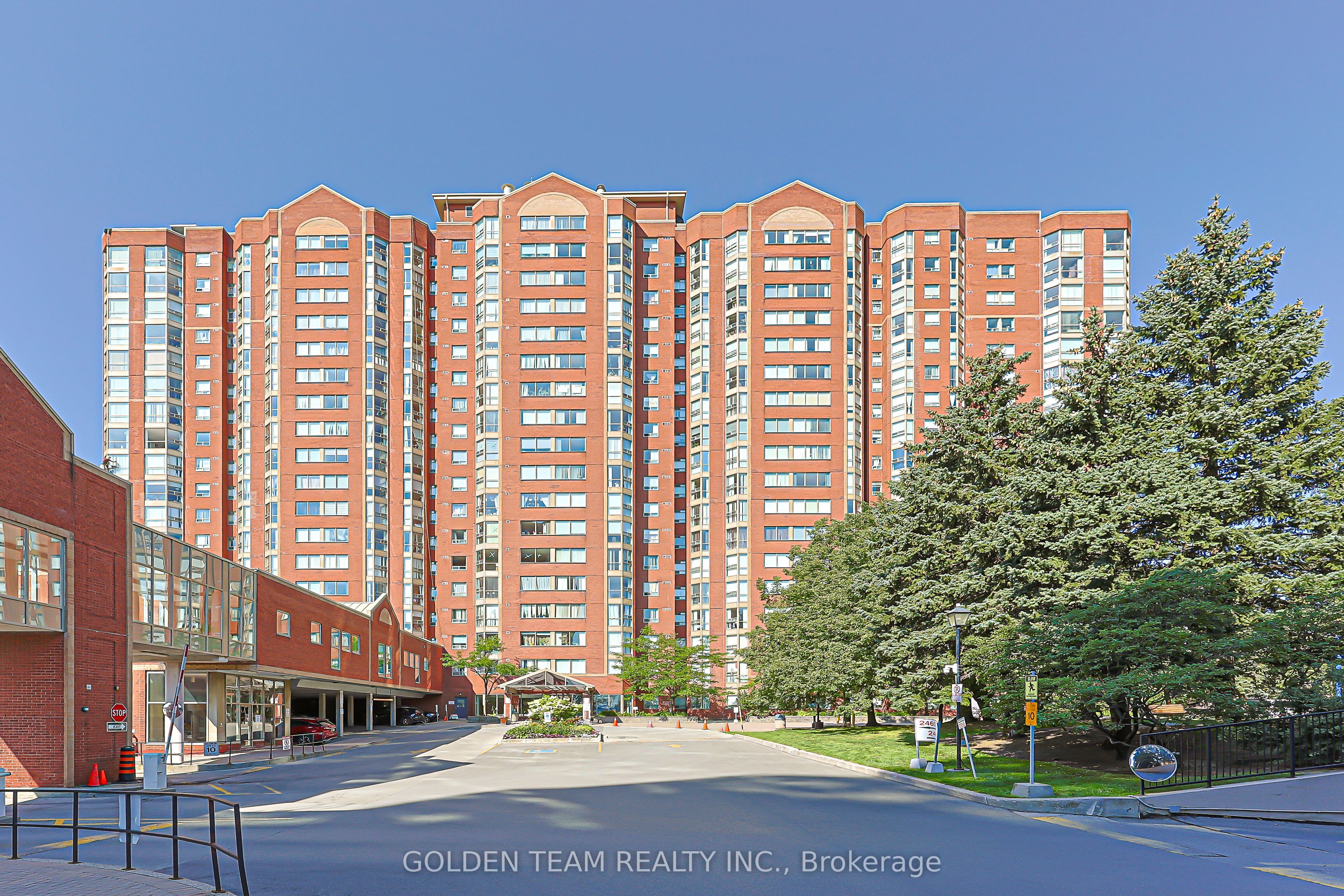 2460 Eglinton Avenue E 1606, Toronto, ON M1K 5J7 photo 3