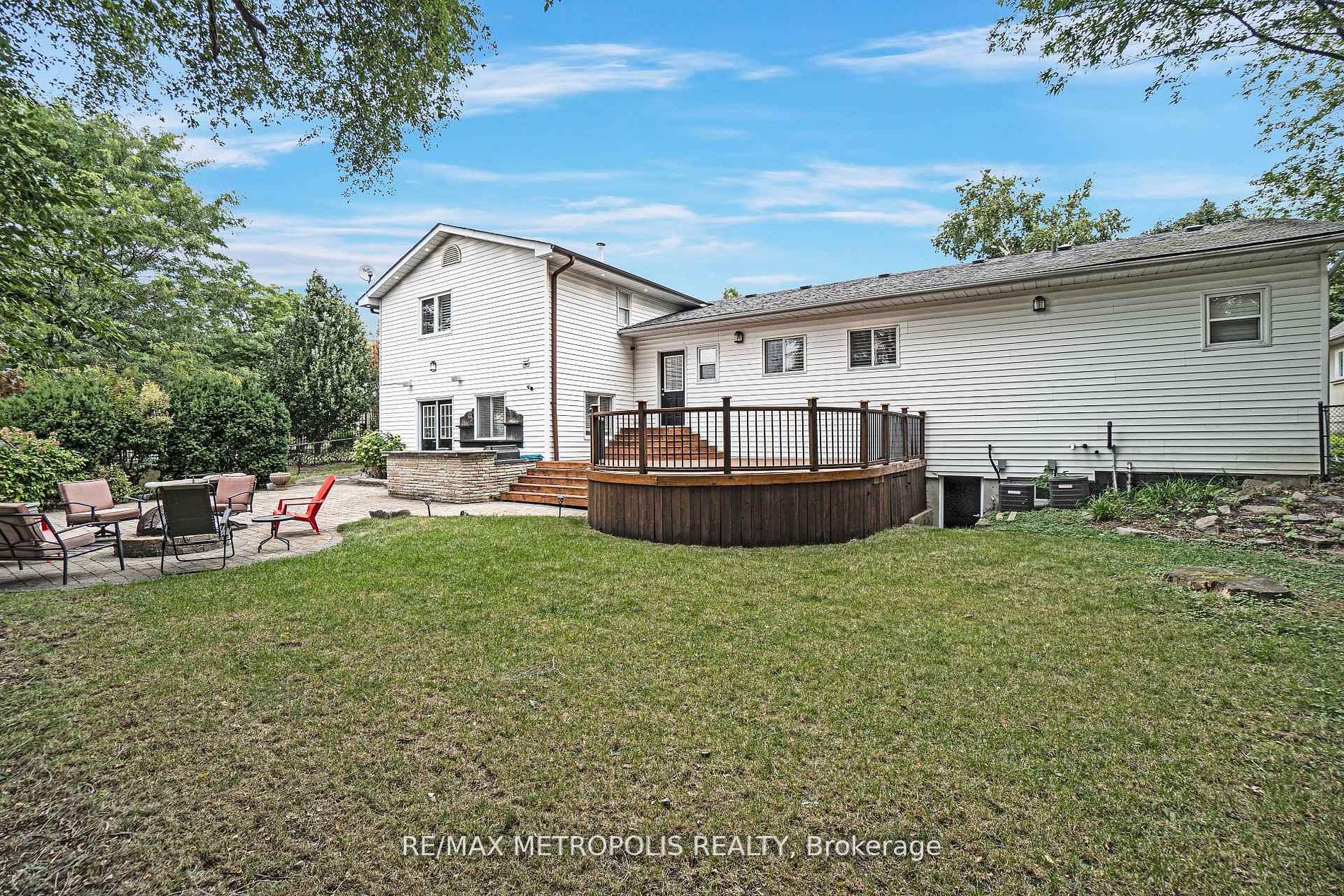 1872 Appleview Road Main, Pickering, ON L1V 1T8