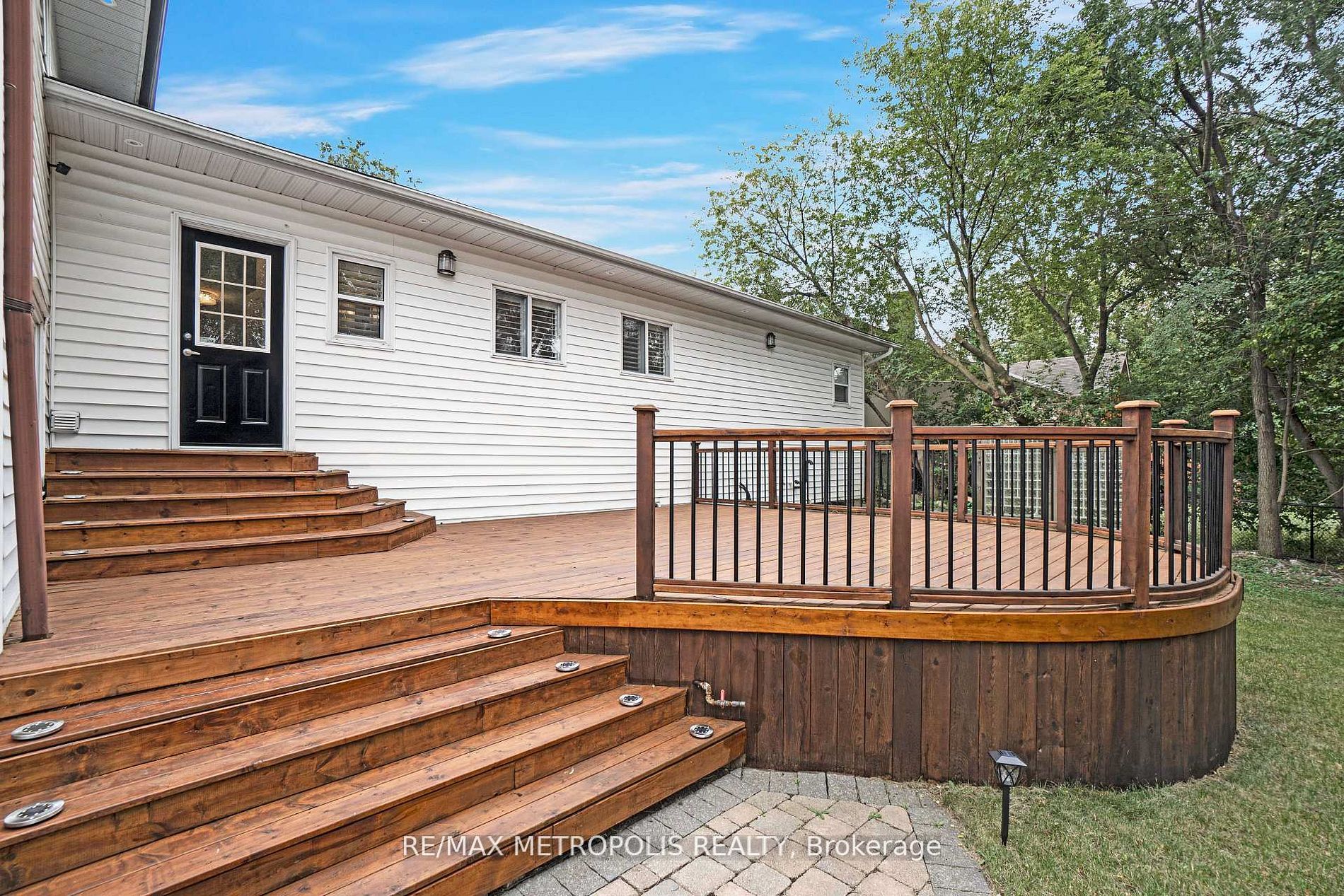 1872 Appleview Road Main, Pickering, ON L1V 1T8 photo 4