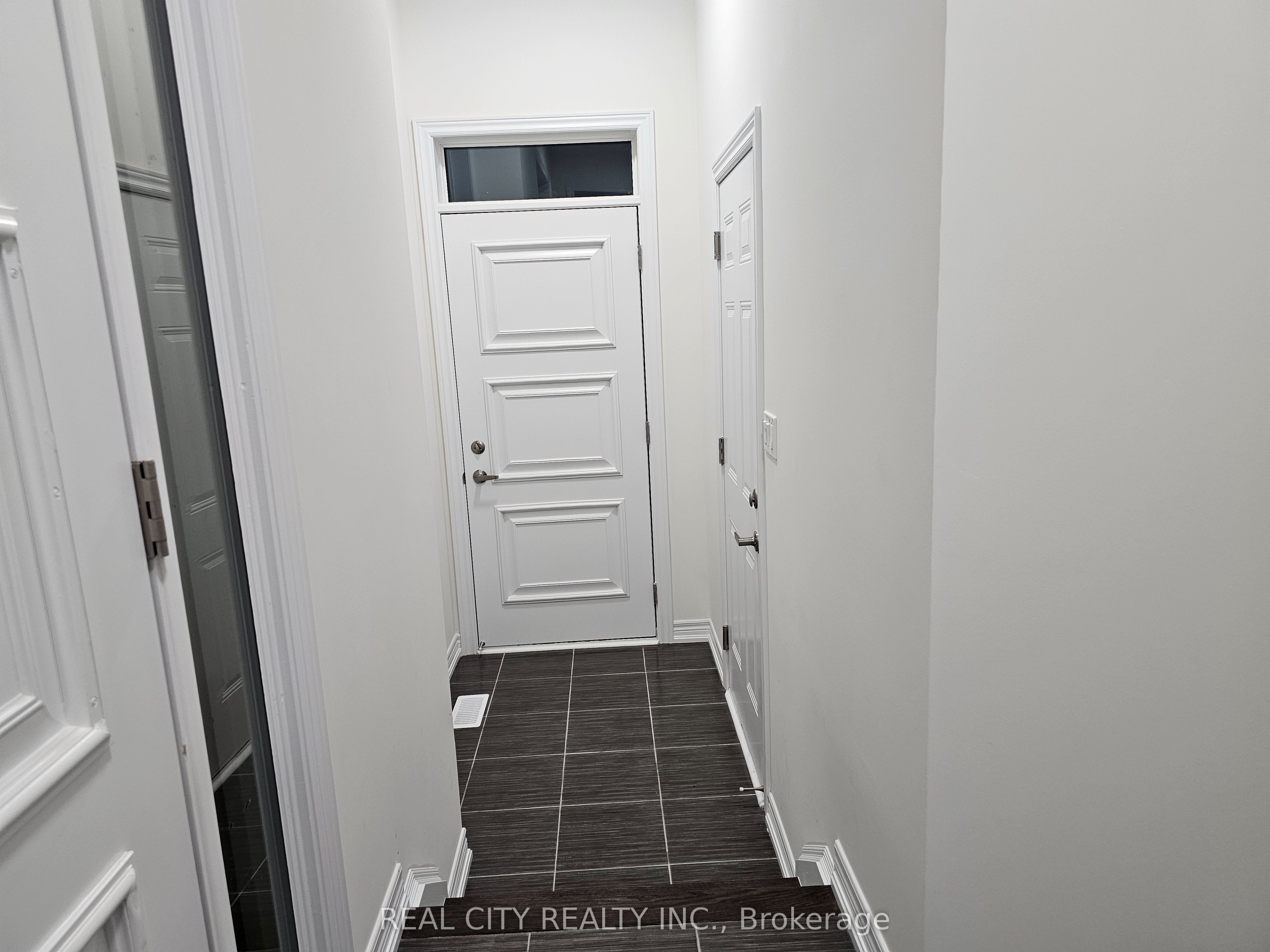 2873 Whites Road, Pickering, ON L0H 1J0 photo 5