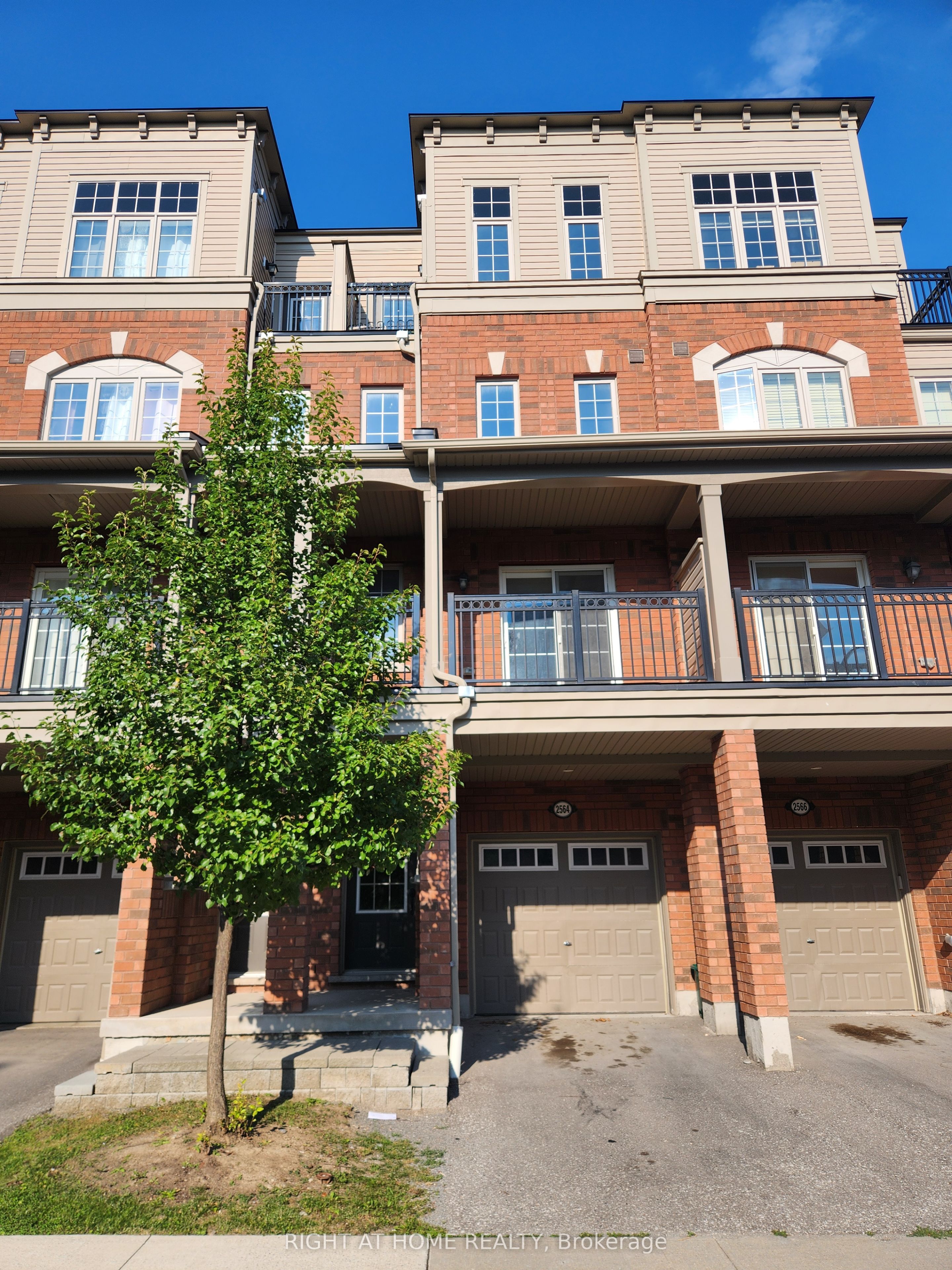 2564 Bromus Path, Oshawa, ON L1L 0K7