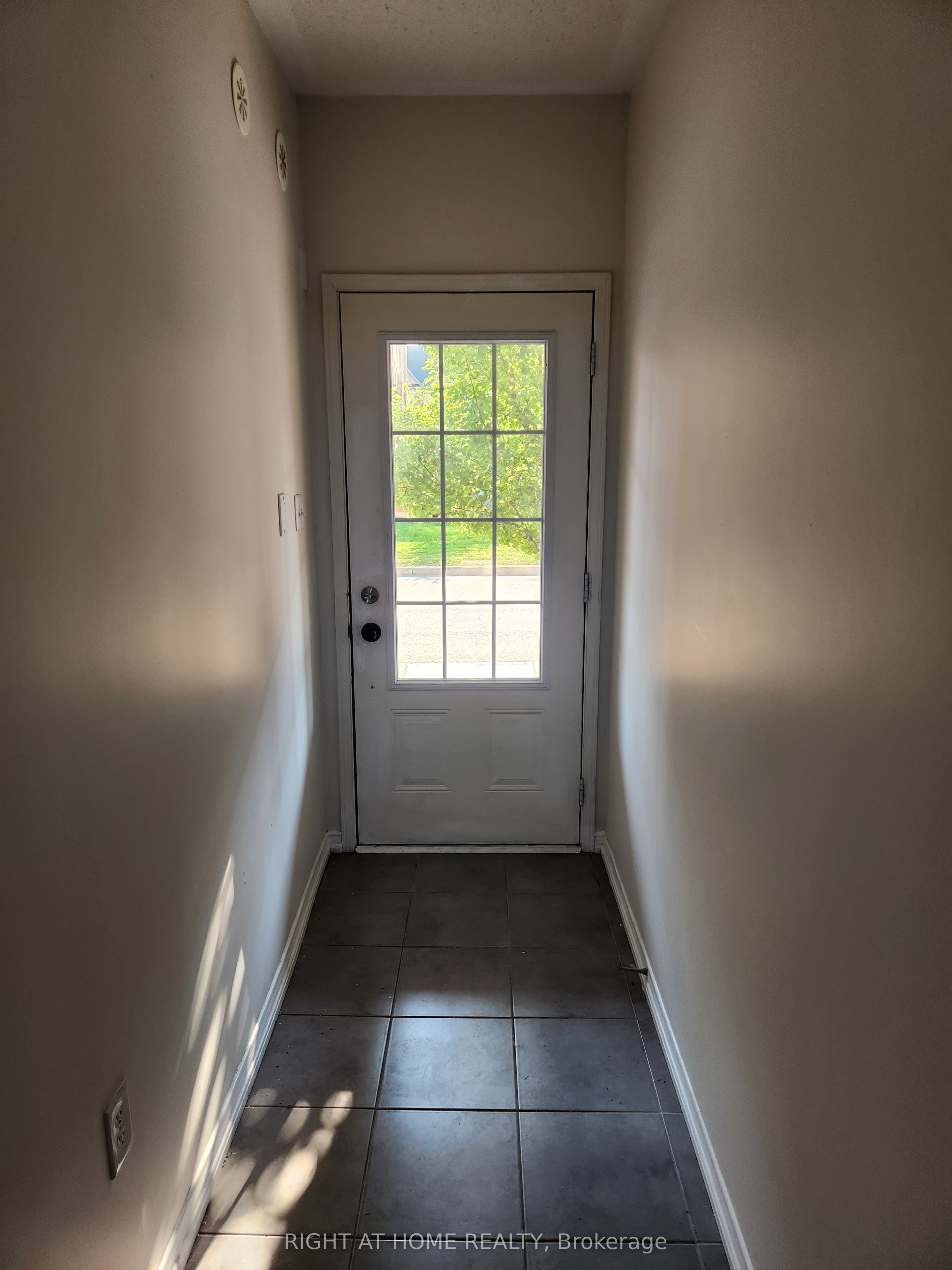 2564 Bromus Path, Oshawa, ON L1L 0K7 photo 3