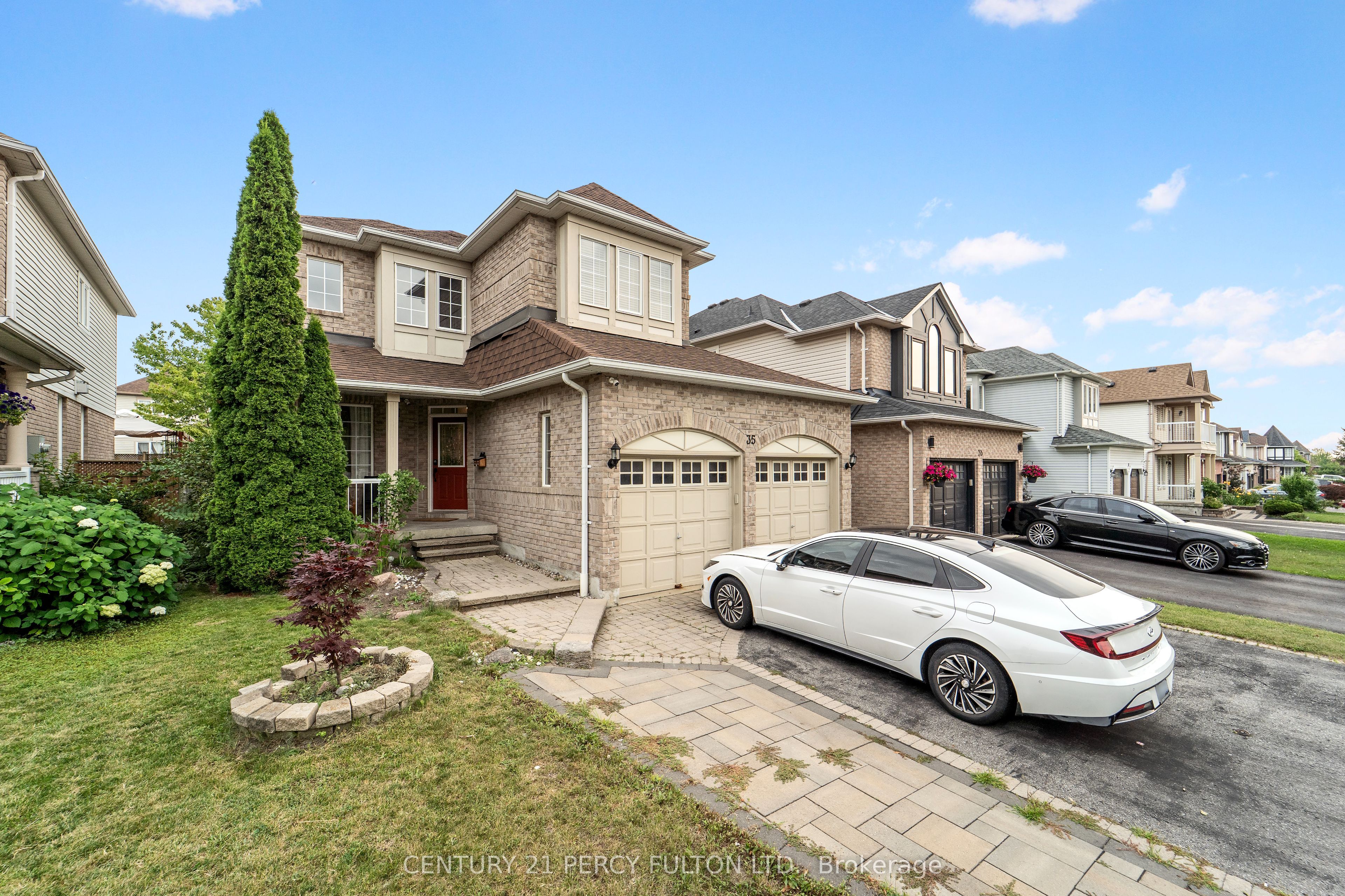 35 Weldon Street, Whitby, ON L1R 2T5 photo 3