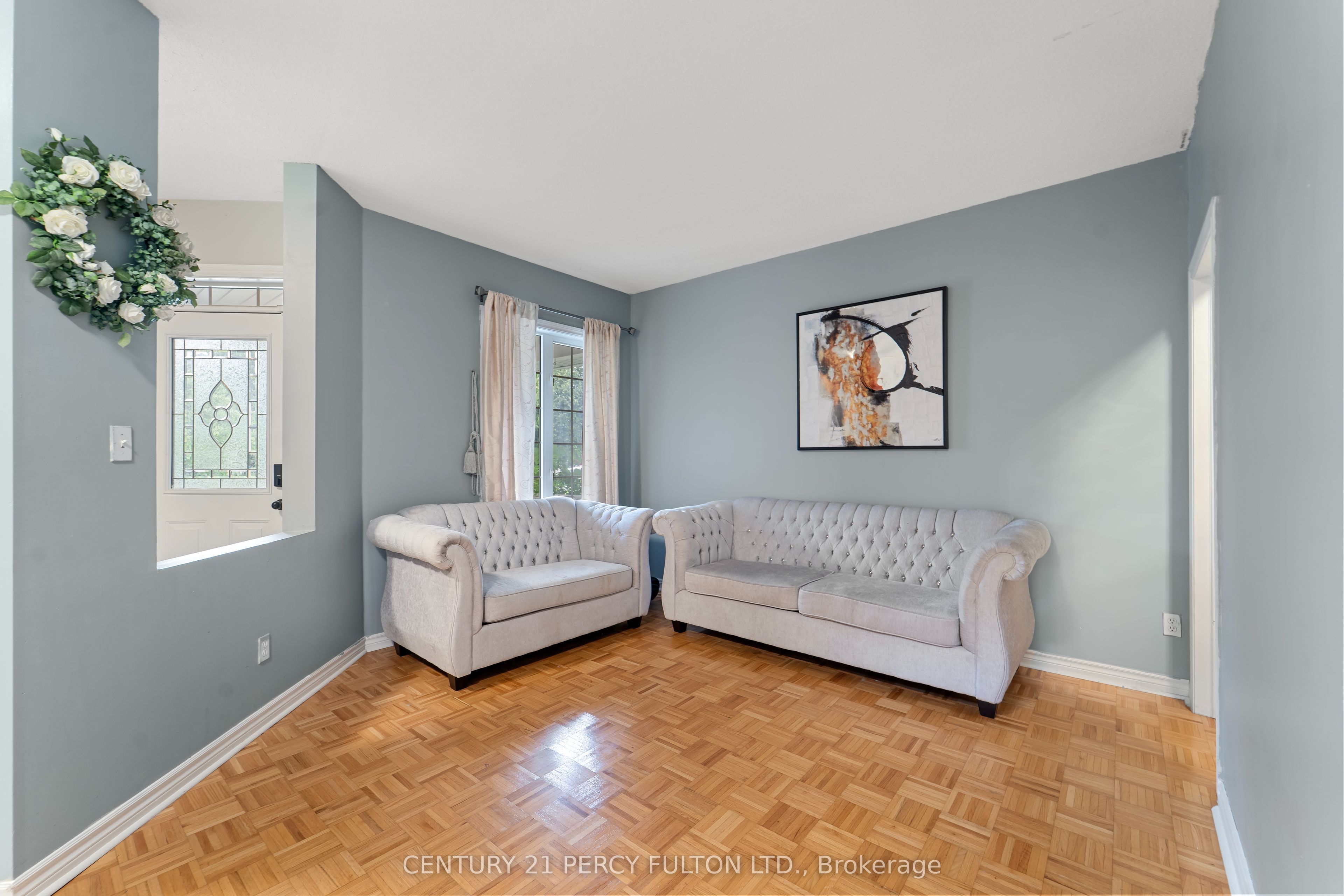 35 Weldon Street, Whitby, ON L1R 2T5 photo 5