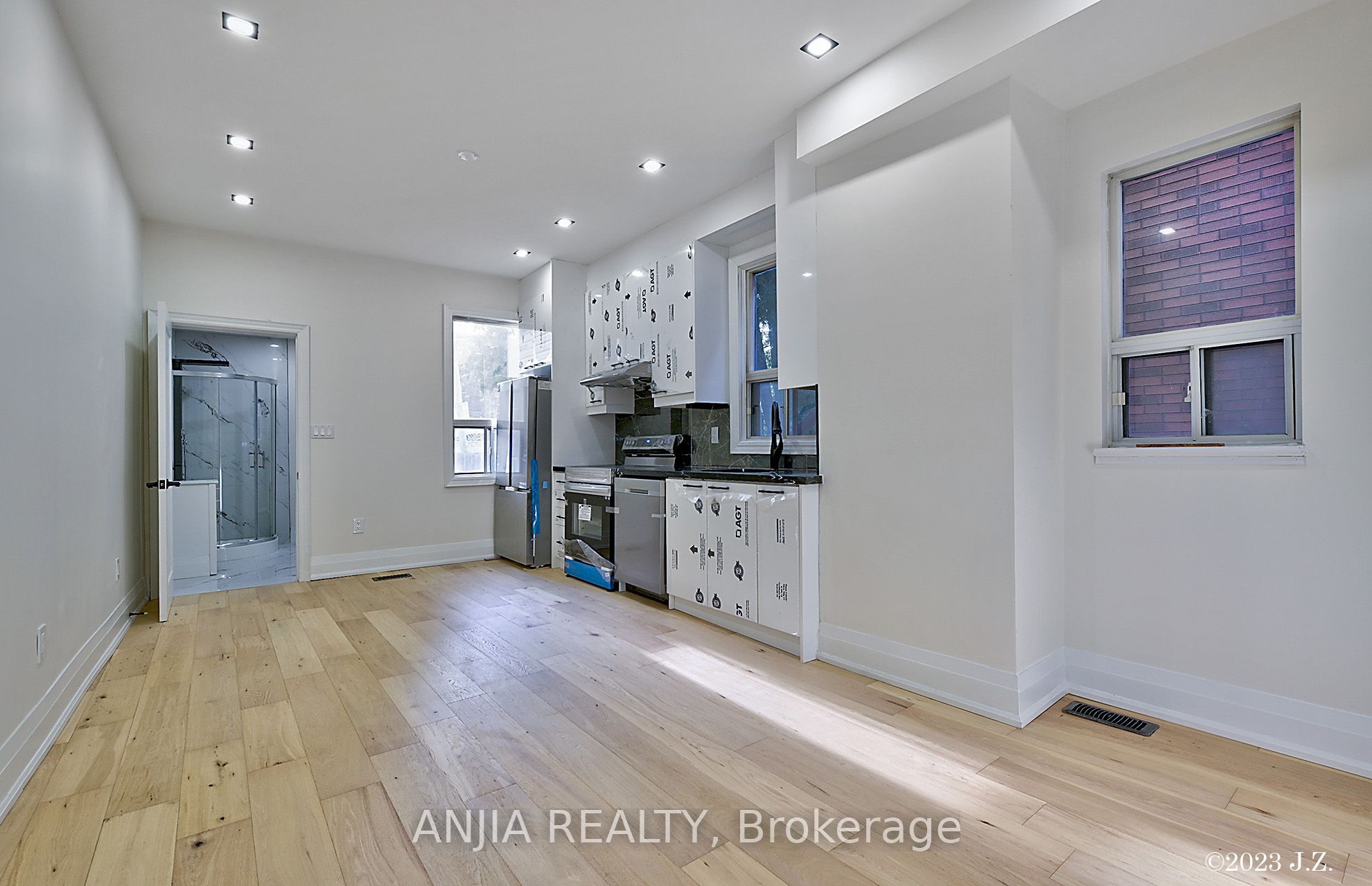 36 Gough Avenue Upper, Toronto, ON M4K 3N7 photo 5