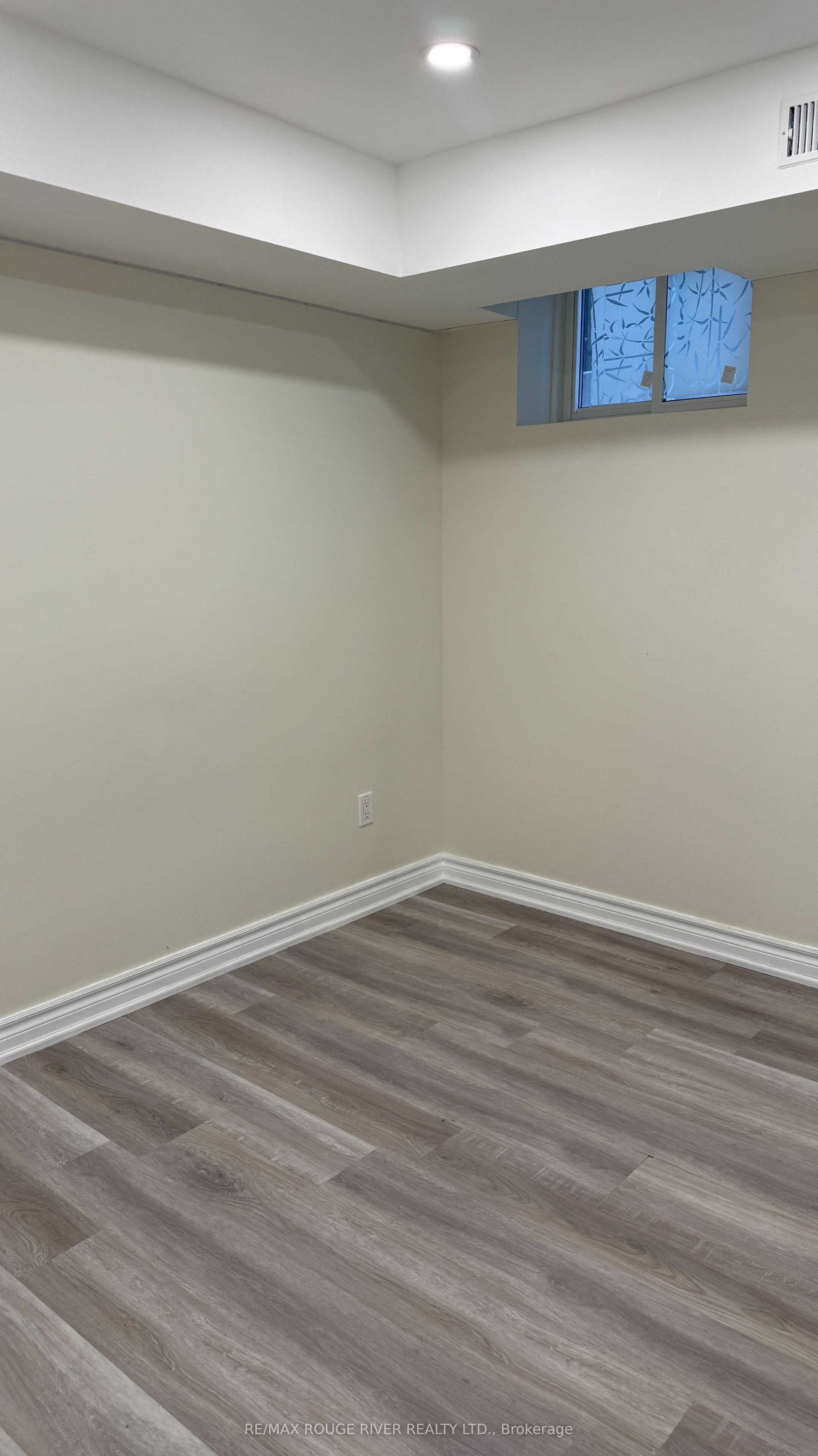 38 Hettersley Drive Basement, Ajax, ON L1T 1S1 photo 2