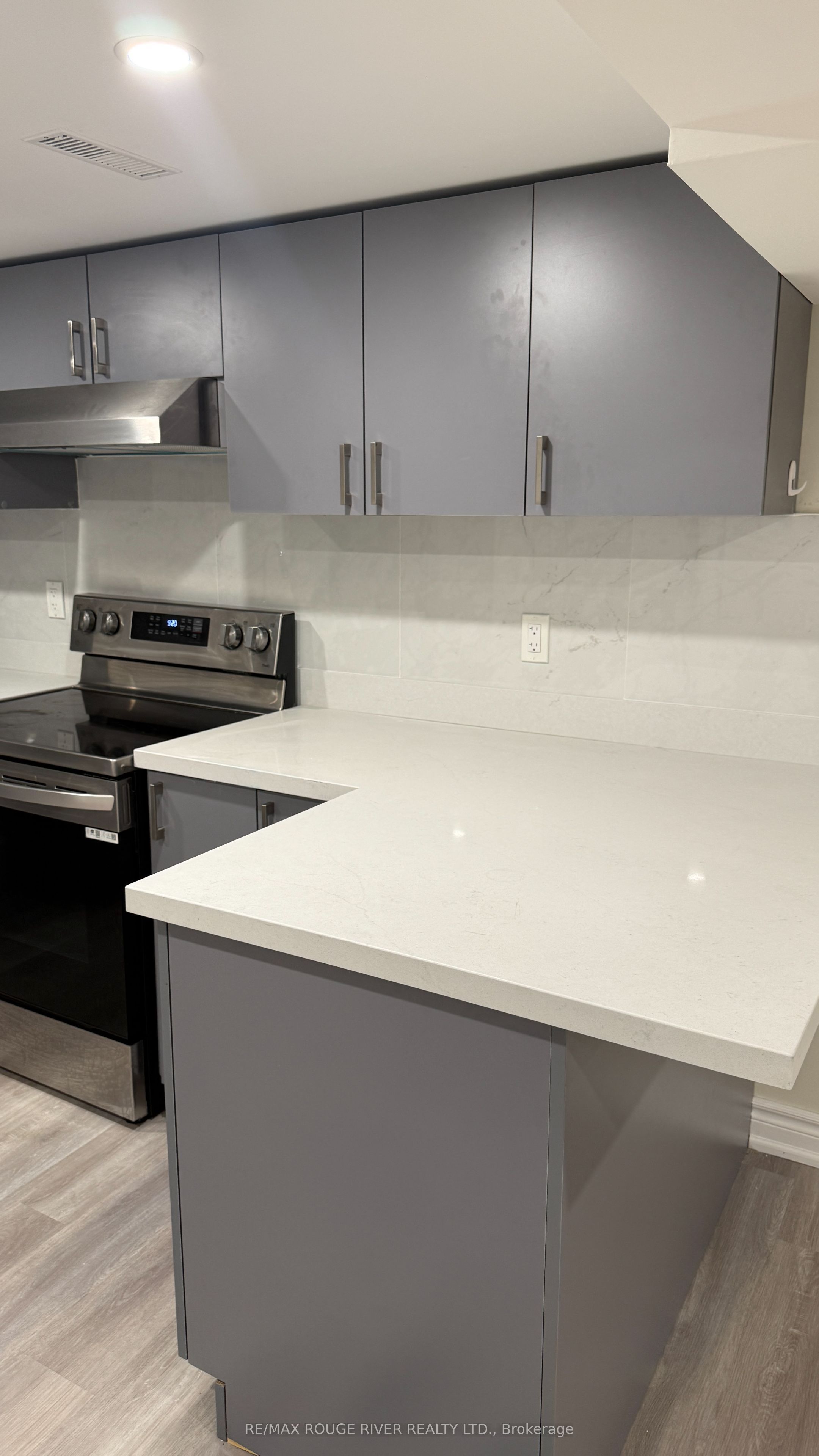 38 Hettersley Drive Basement, Ajax, ON L1T 1S1 photo 4