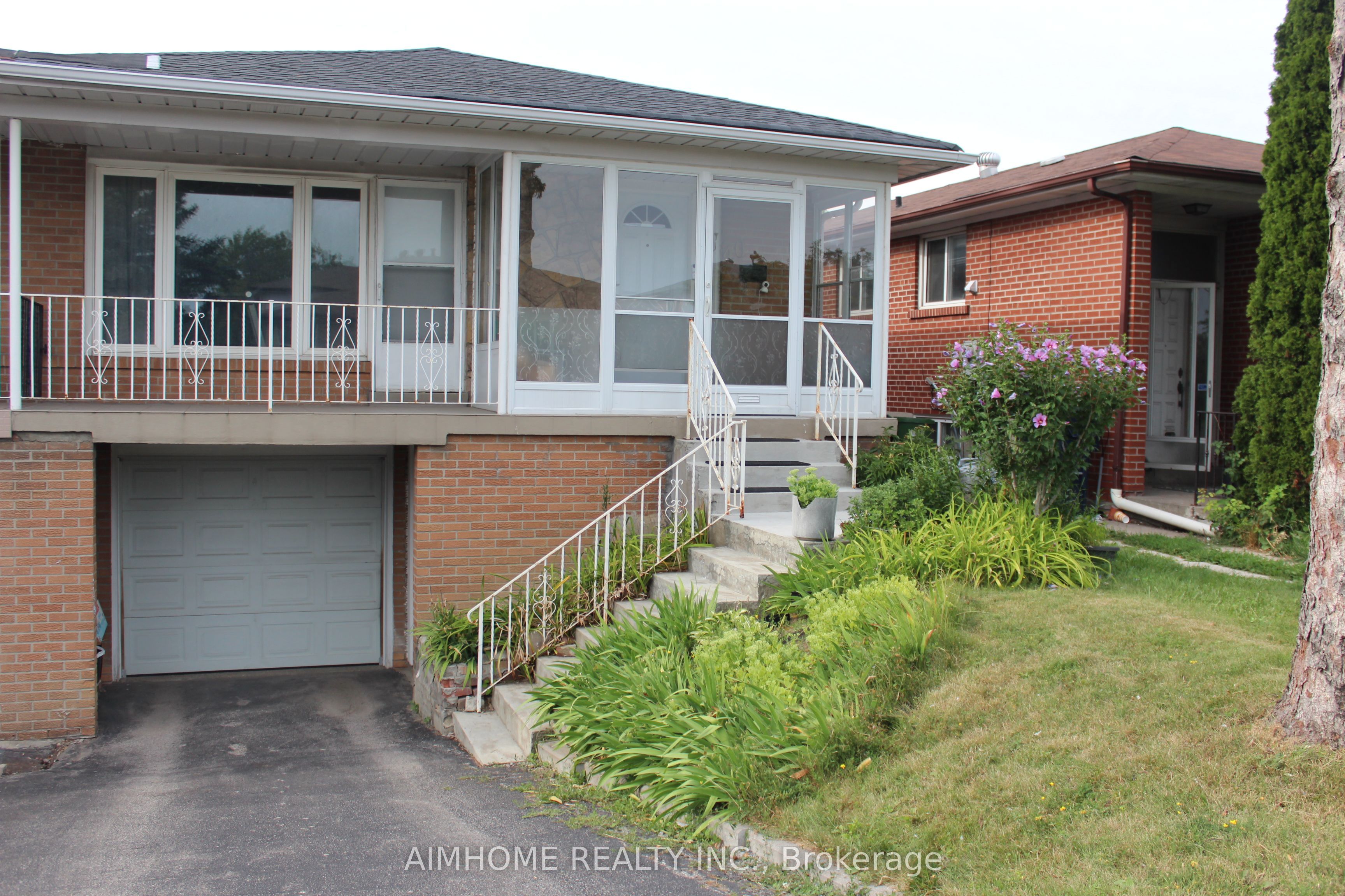 40 Hepscott Terrace Lower, Toronto, ON M1W 1E1
