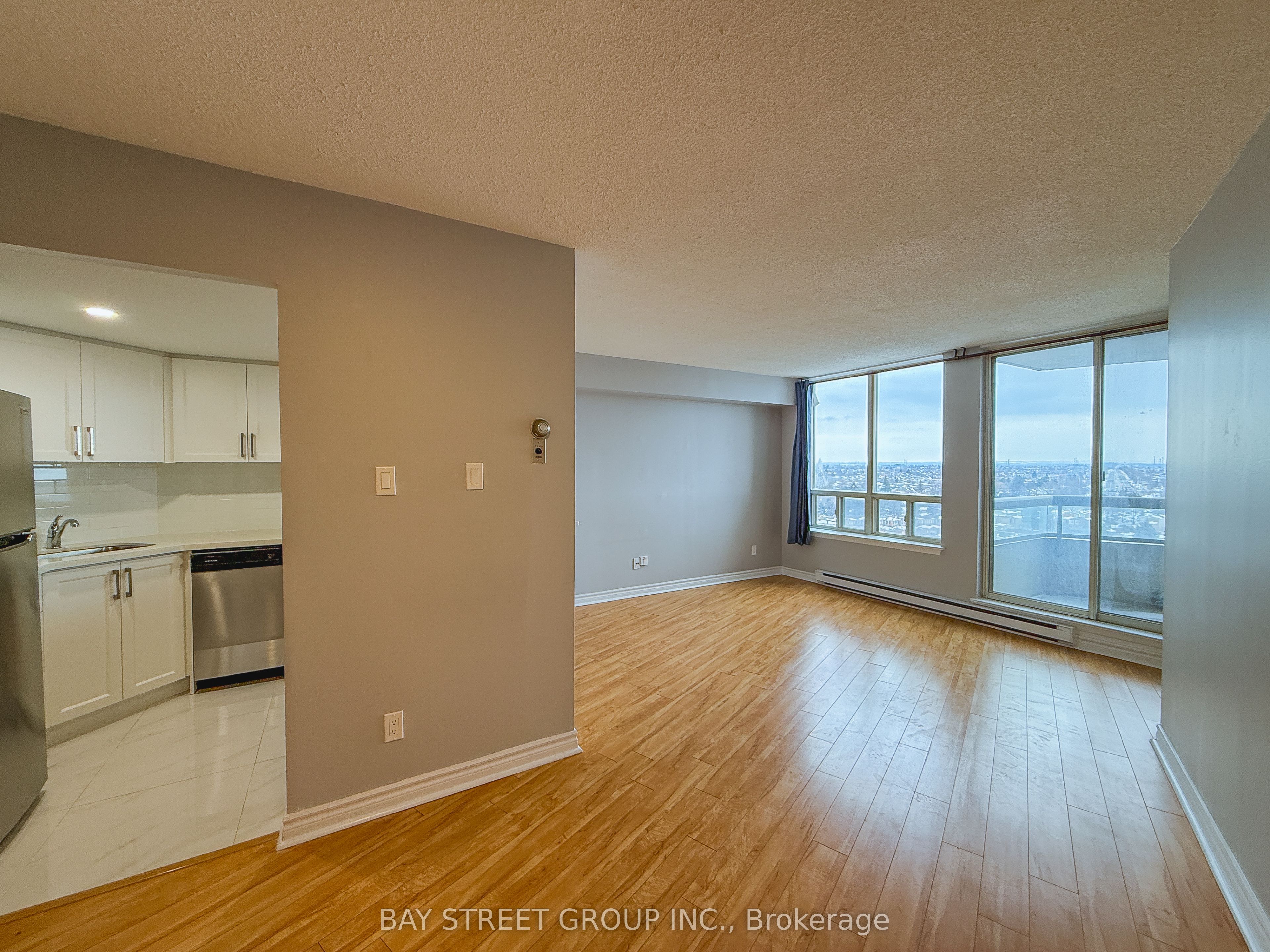 150 Alton Towers Circle 1007, Toronto, ON M1V 4X7 photo 5