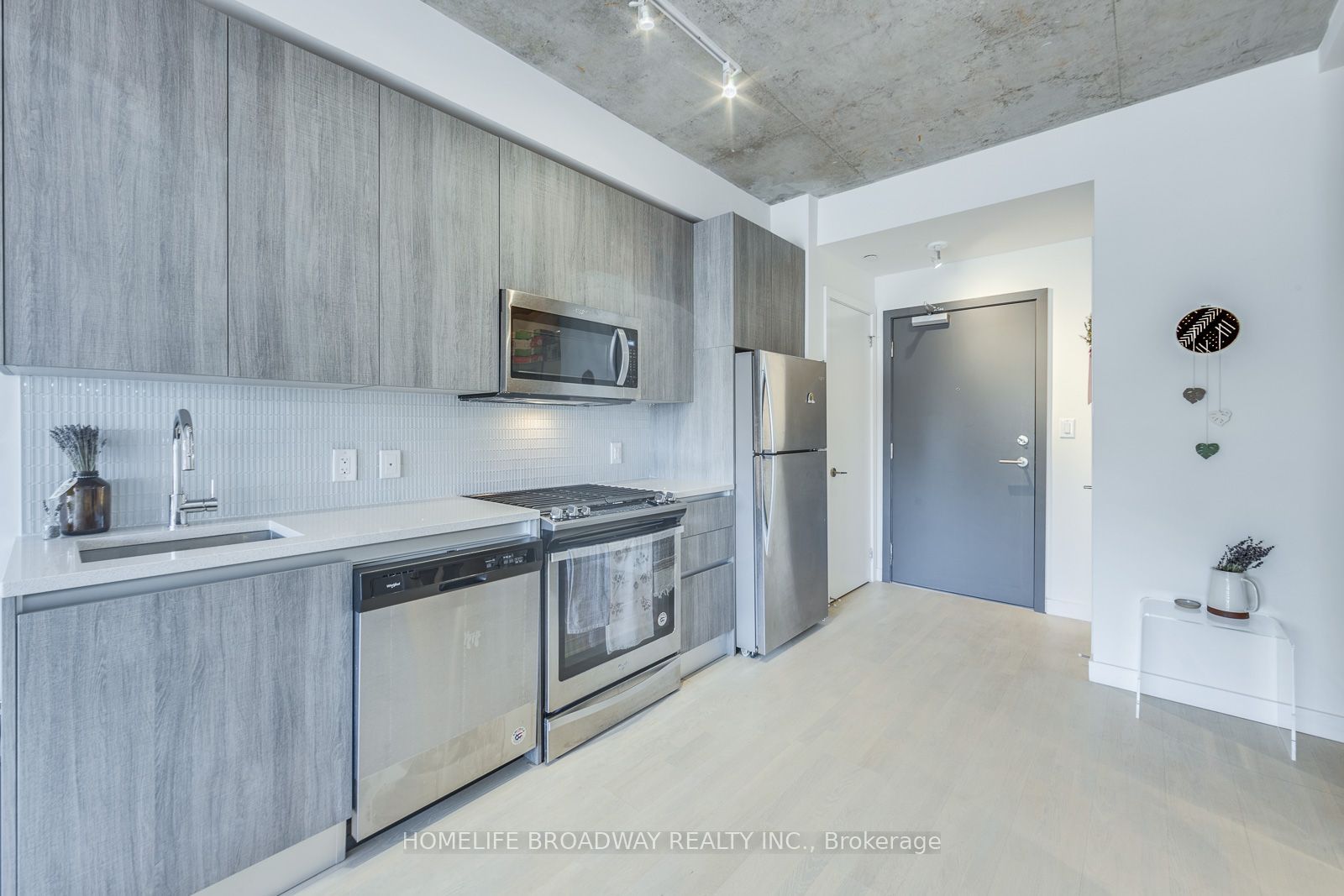 246 Logan Avenue 313, Toronto, ON M4M 0E9 photo 4
