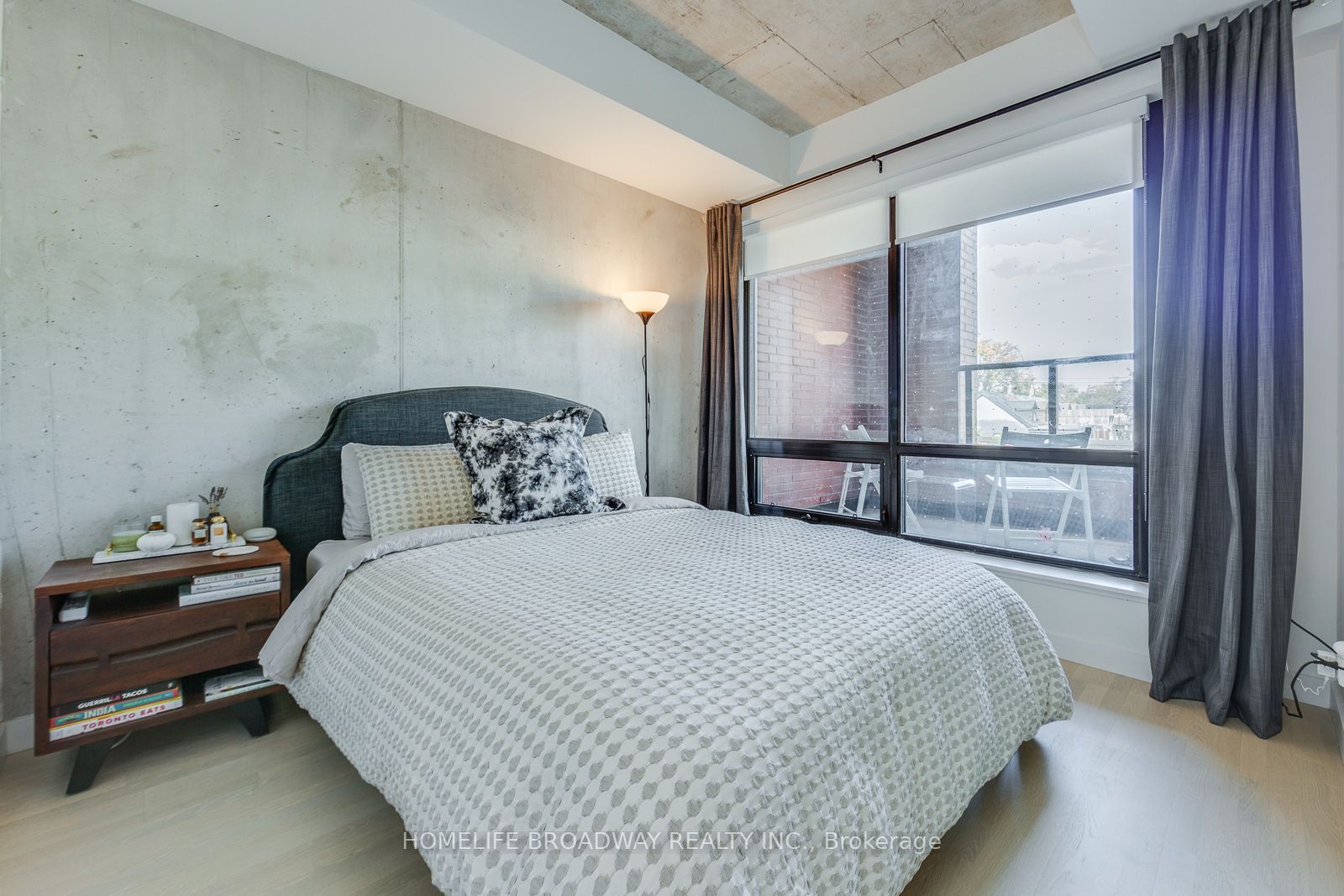 246 Logan Avenue 313, Toronto, ON M4M 0E9 photo 5