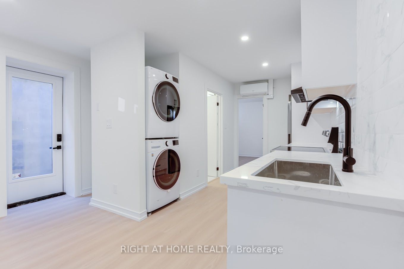 11C Condor Avenue, Toronto, ON M4J 3M5 photo 4