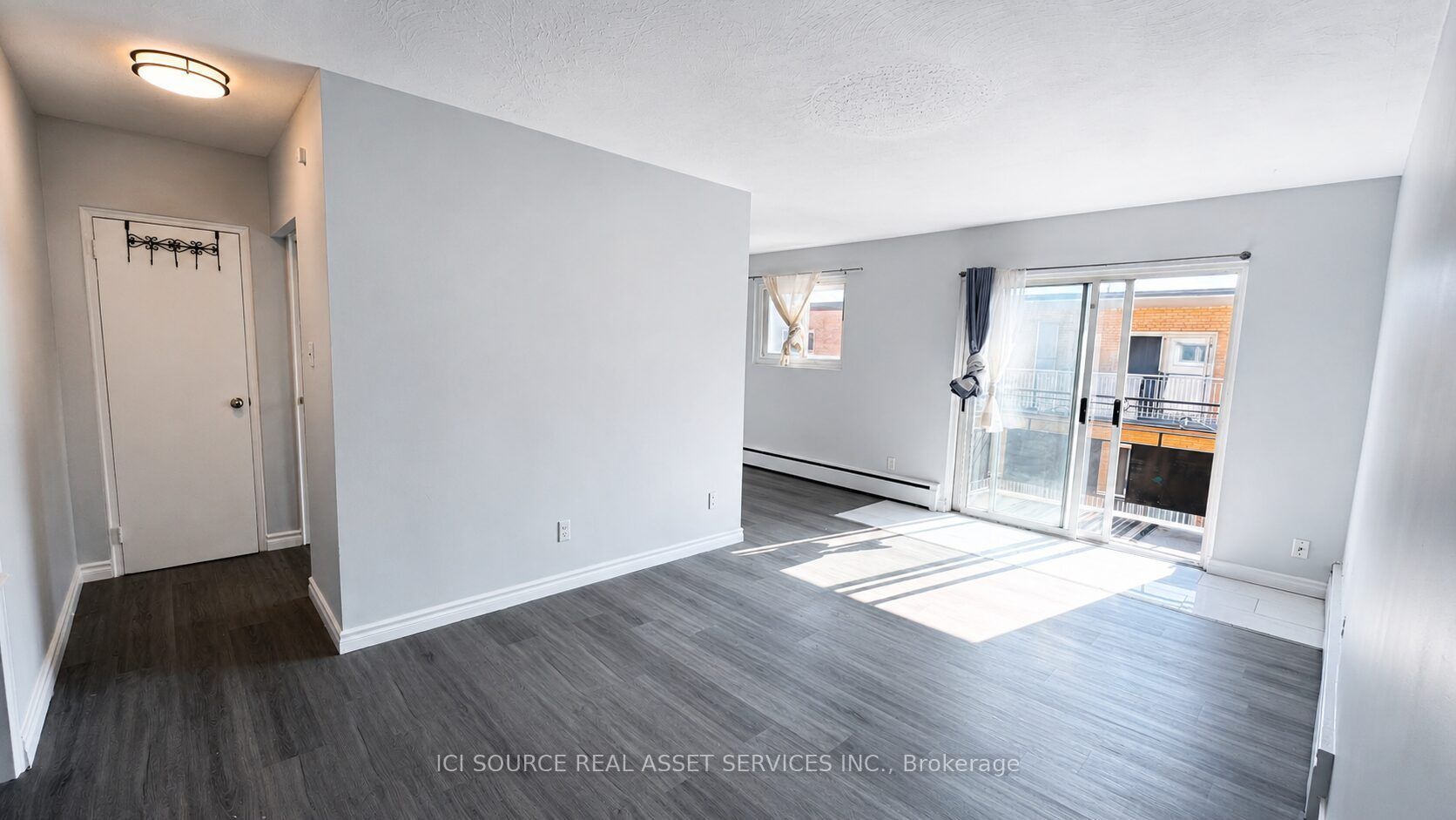 333 Gibb Street 16, Oshawa, ON L1J 1Z1