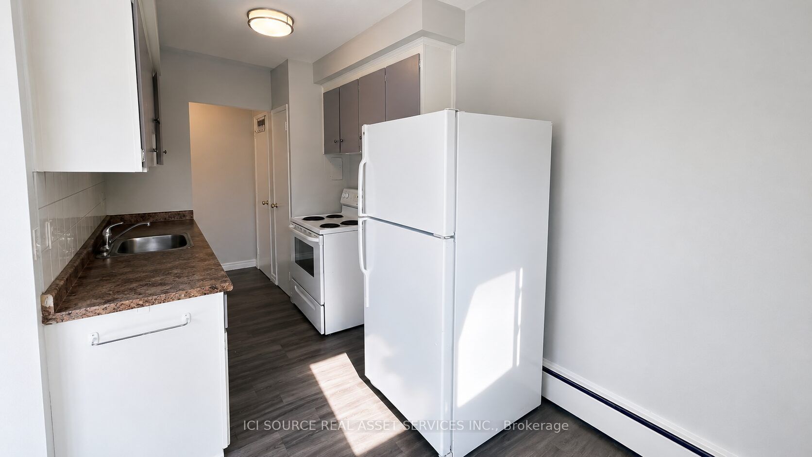 333 Gibb Street 16, Oshawa, ON L1J 1Z1 photo 3